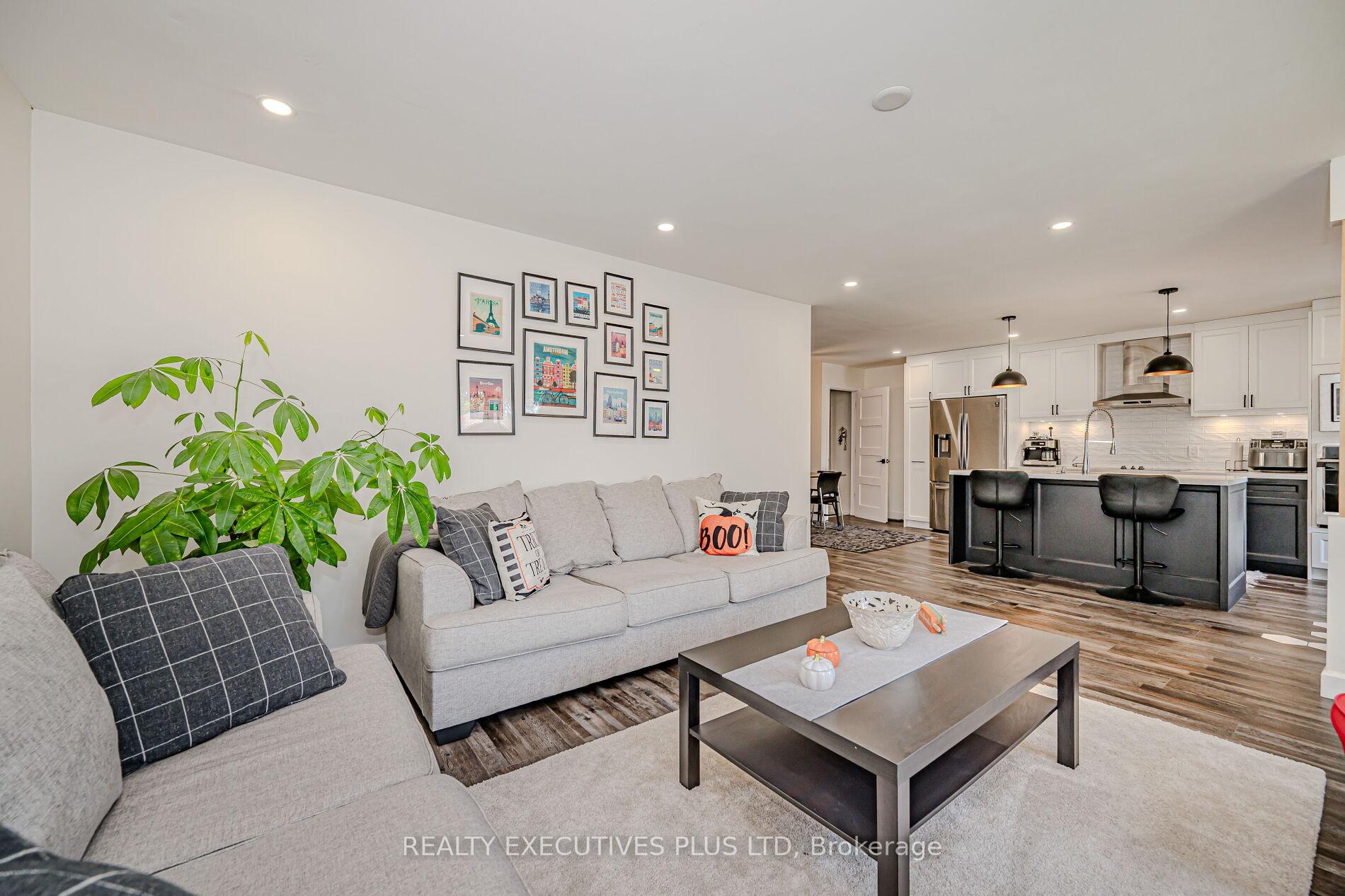 Photo 8 of 115 Lynbrook Drive, Hamilton, Rolston — HOMEH