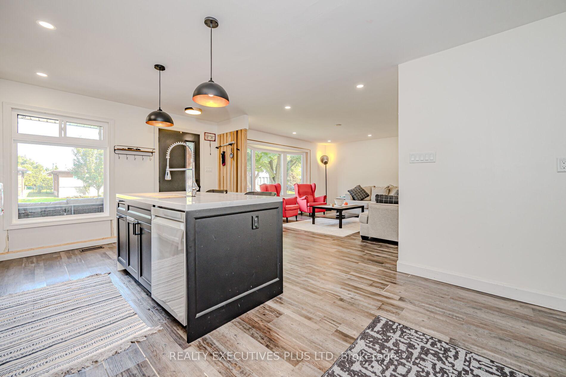 Photo 9 of 115 Lynbrook Drive, Hamilton, Rolston — HOMEH