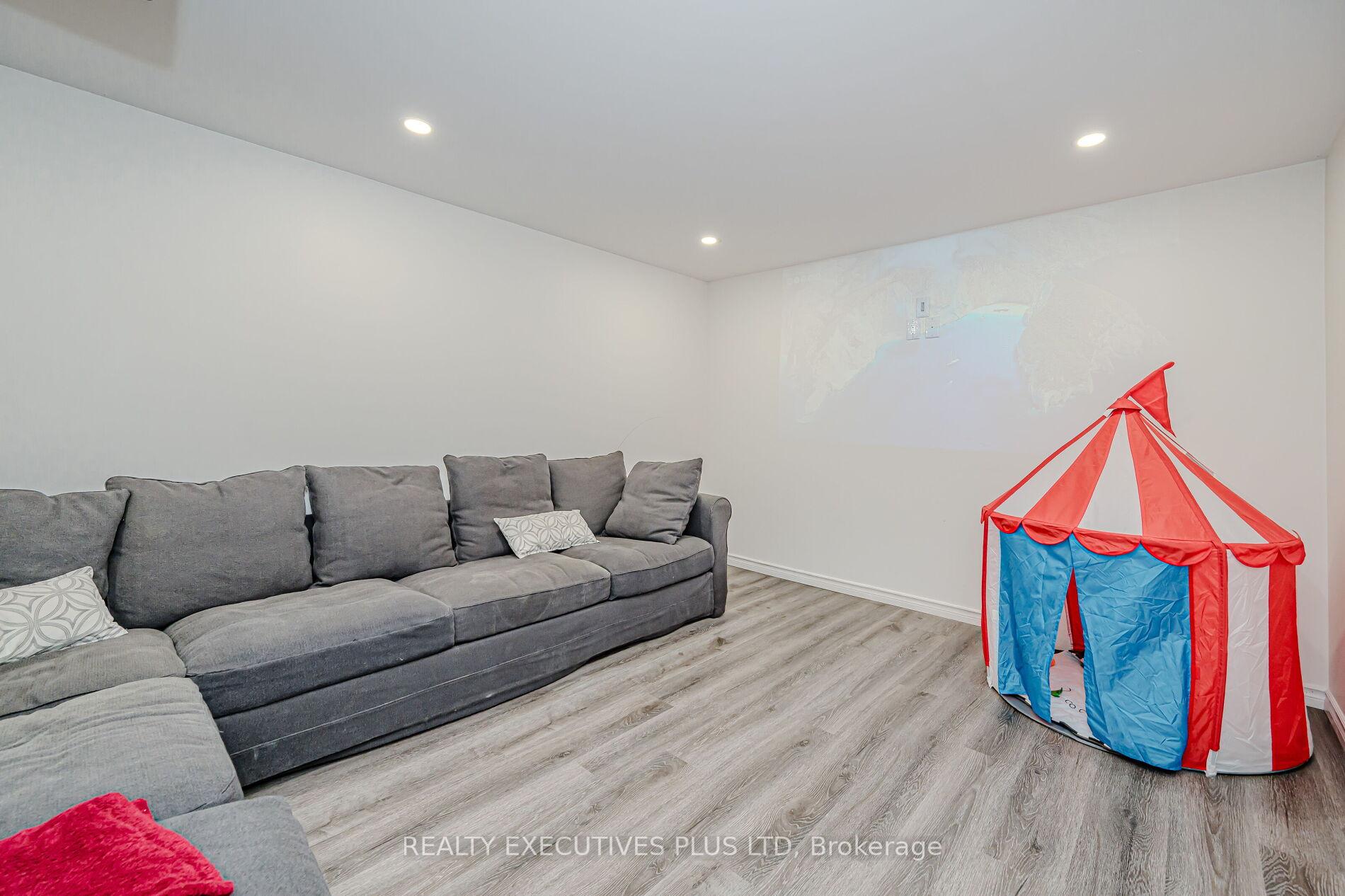 Photo 21 of 115 Lynbrook Drive, Hamilton, Rolston — HOMEH