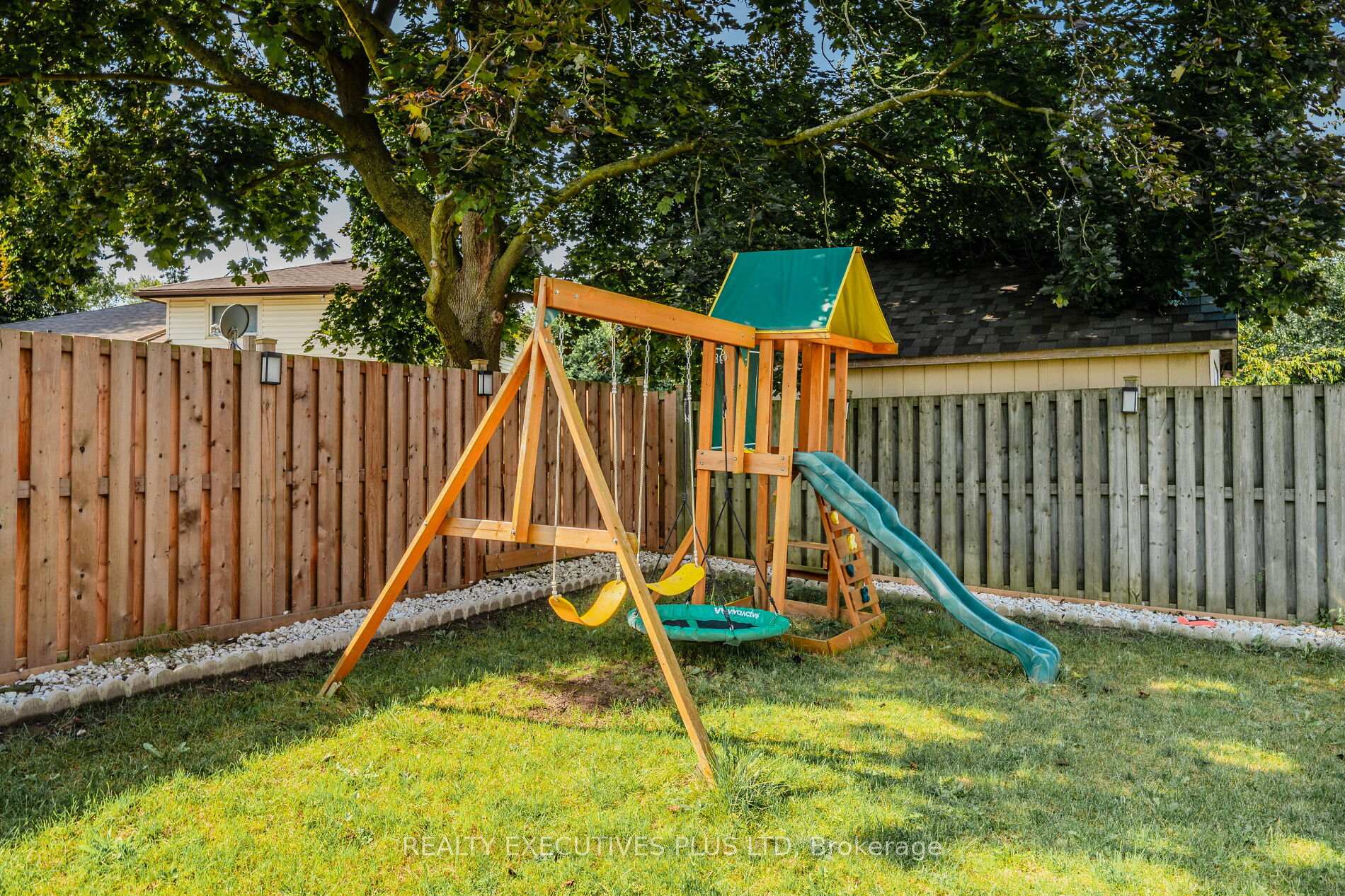 Photo 38 of 115 Lynbrook Drive, Hamilton, Rolston — HOMEH