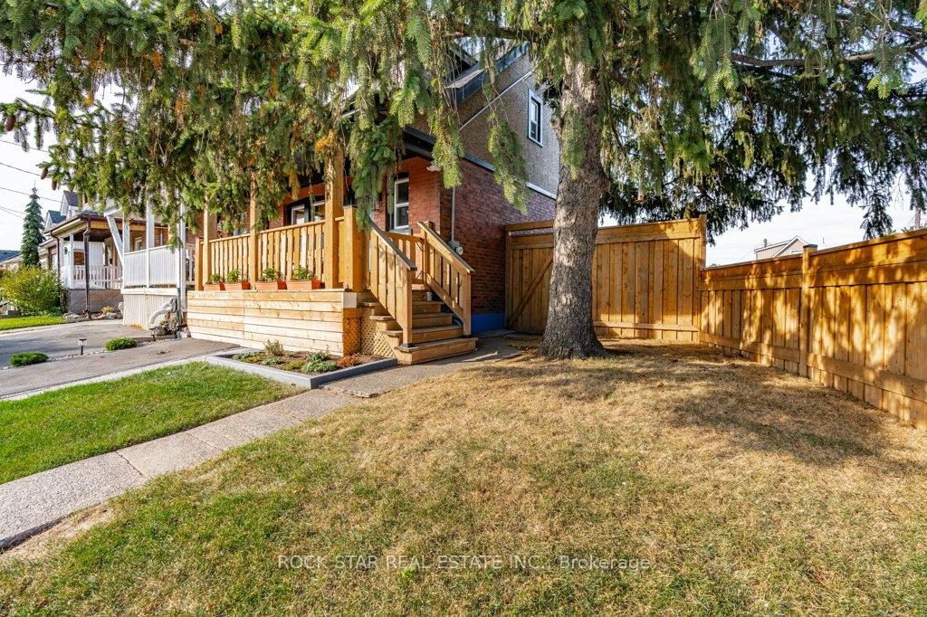 Photo 23 of 163 Cameron Avenue N, Hamilton, Homeside — HOMEH