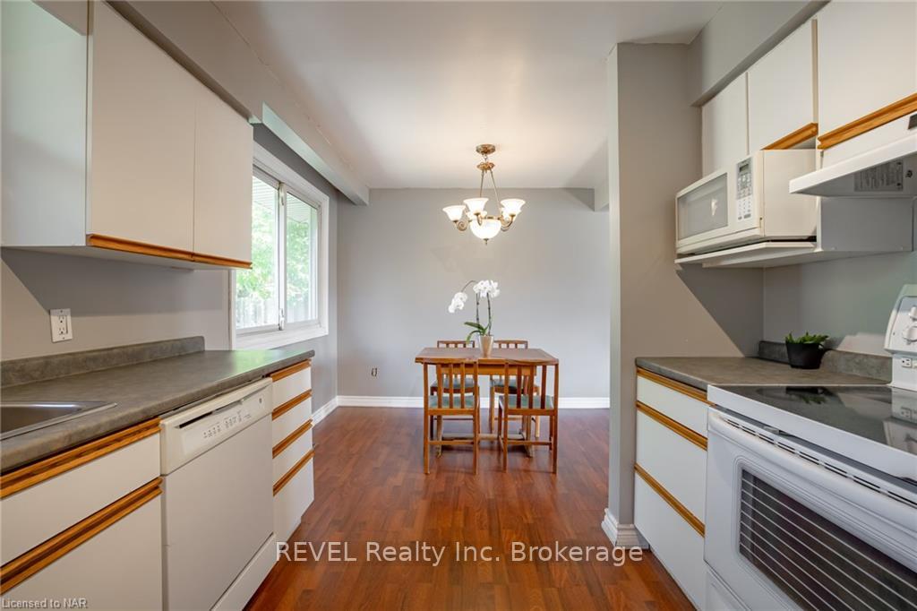 Photo 11 of 11 Rendale Avenue, St. Catharines, Carlton/Bunting — HOMEH