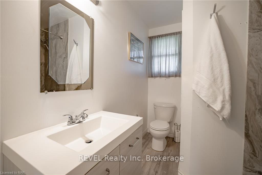 Photo 12 of 11 Rendale Avenue, St. Catharines, Carlton/Bunting — HOMEH