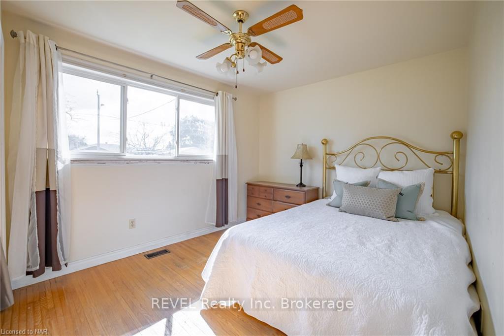 Photo 13 of 11 Rendale Avenue, St. Catharines, Carlton/Bunting — HOMEH
