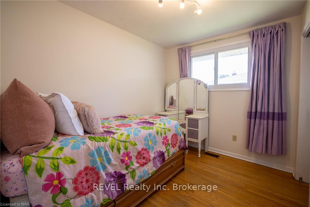 Photo 15 of 11 Rendale Avenue, St. Catharines, Carlton/Bunting — HOMEH