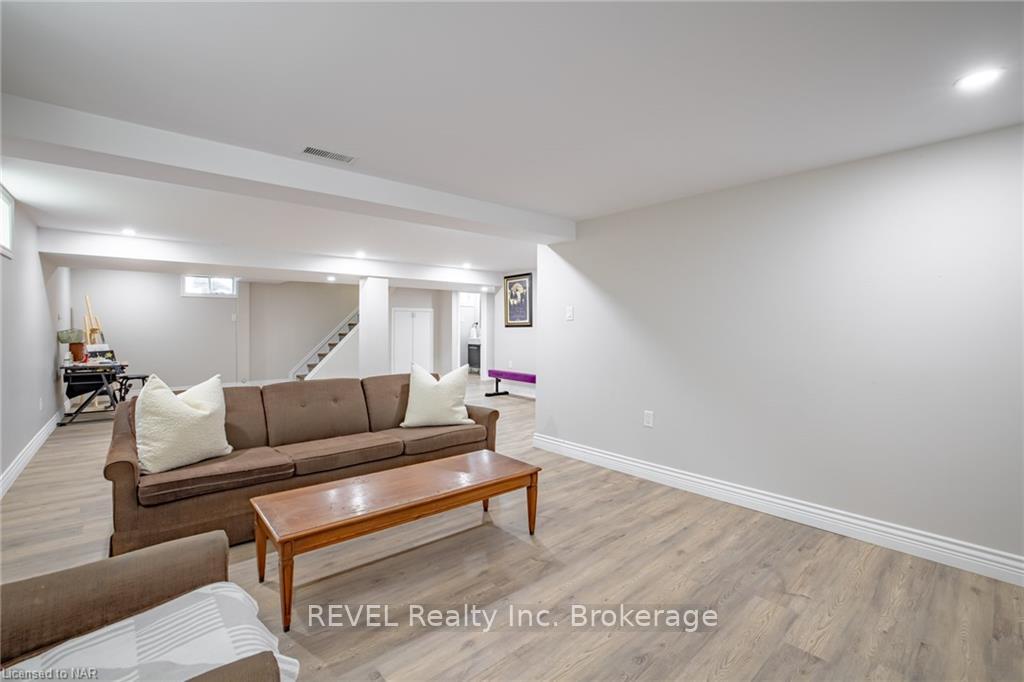 Photo 18 of 11 Rendale Avenue, St. Catharines, Carlton/Bunting — HOMEH