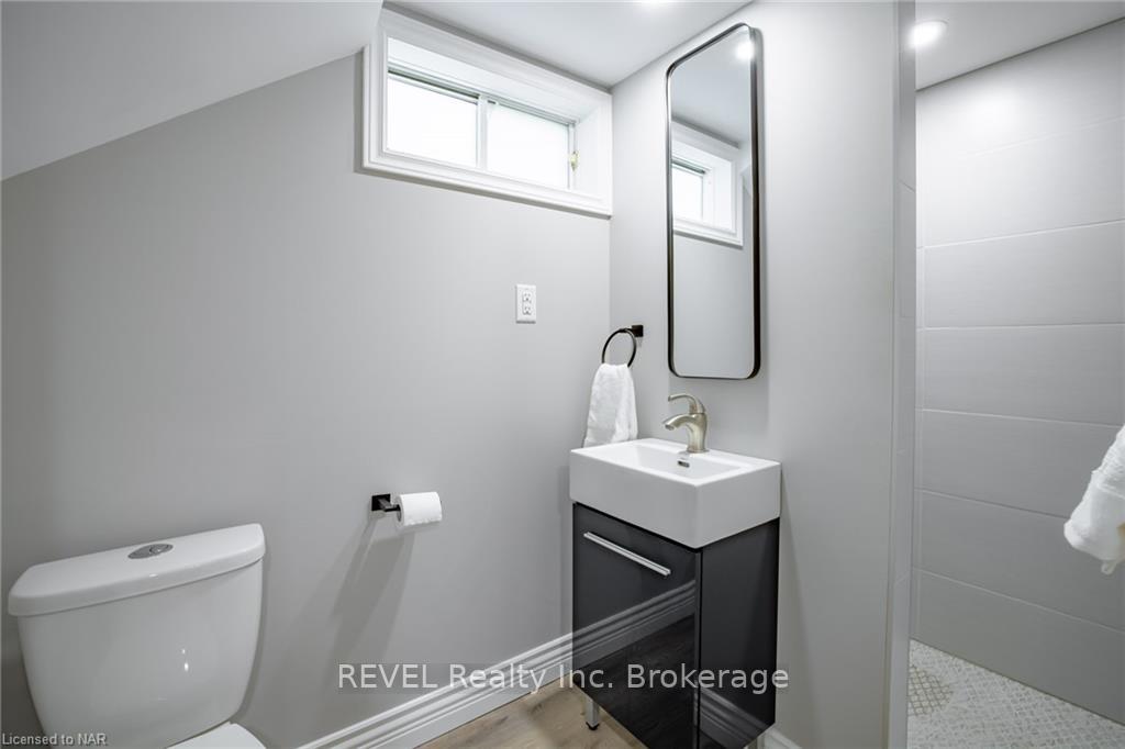 Photo 20 of 11 Rendale Avenue, St. Catharines, Carlton/Bunting — HOMEH