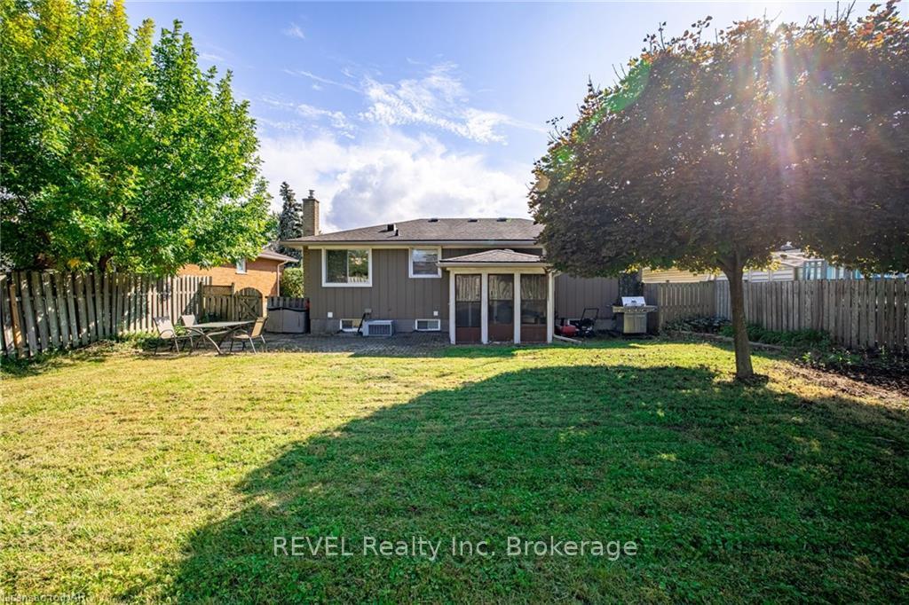 Photo 23 of 11 Rendale Avenue, St. Catharines, Carlton/Bunting — HOMEH
