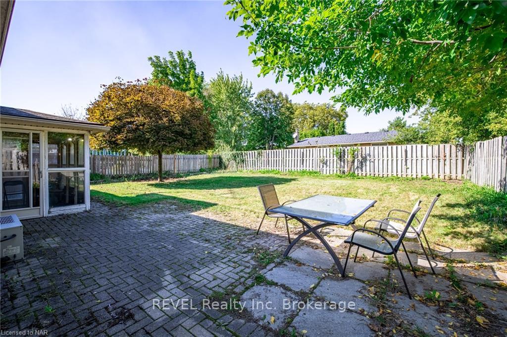 Photo 25 of 11 Rendale Avenue, St. Catharines, Carlton/Bunting — HOMEH