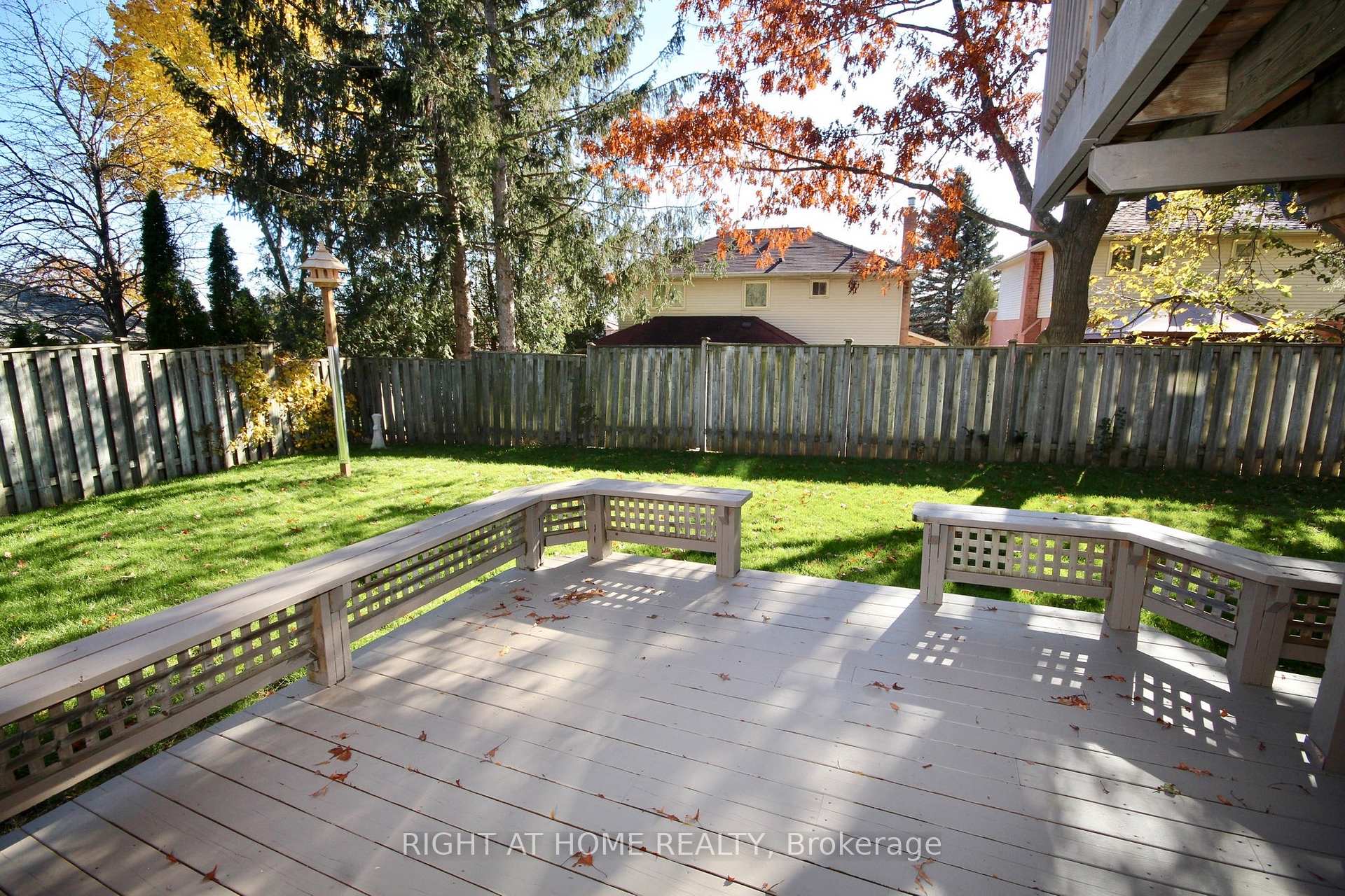 Photo 4 of Unit B, 7 Timbertrail Crescent, Aurora, Hills of St Andrew — HOMEH