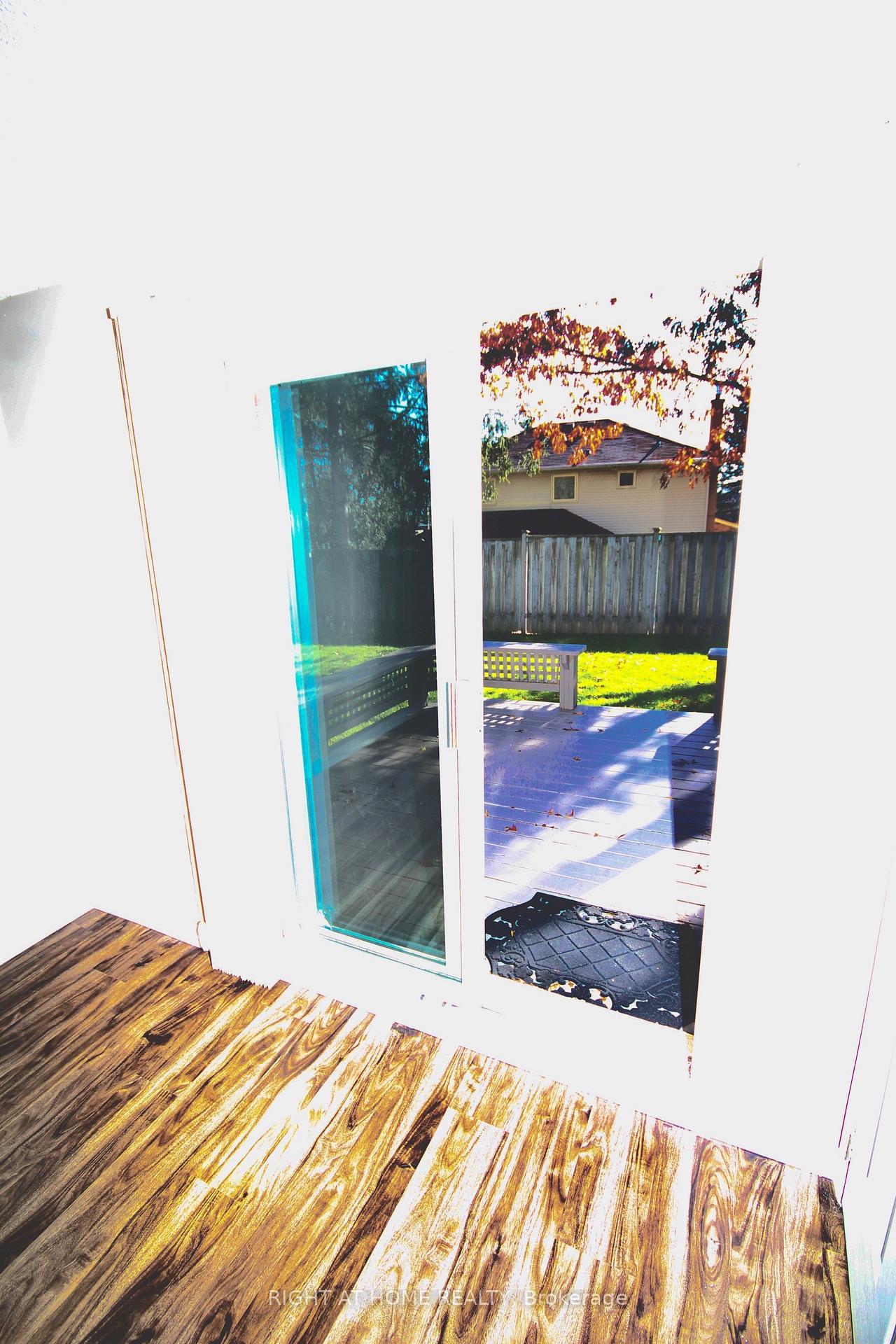 Photo 5 of Unit B, 7 Timbertrail Crescent, Aurora, Hills of St Andrew — HOMEH