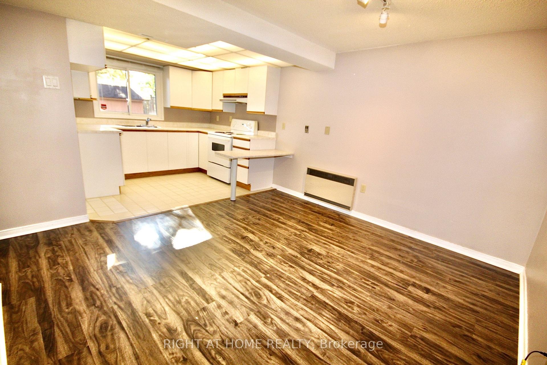 Photo 6 of Unit B, 7 Timbertrail Crescent, Aurora, Hills of St Andrew — HOMEH