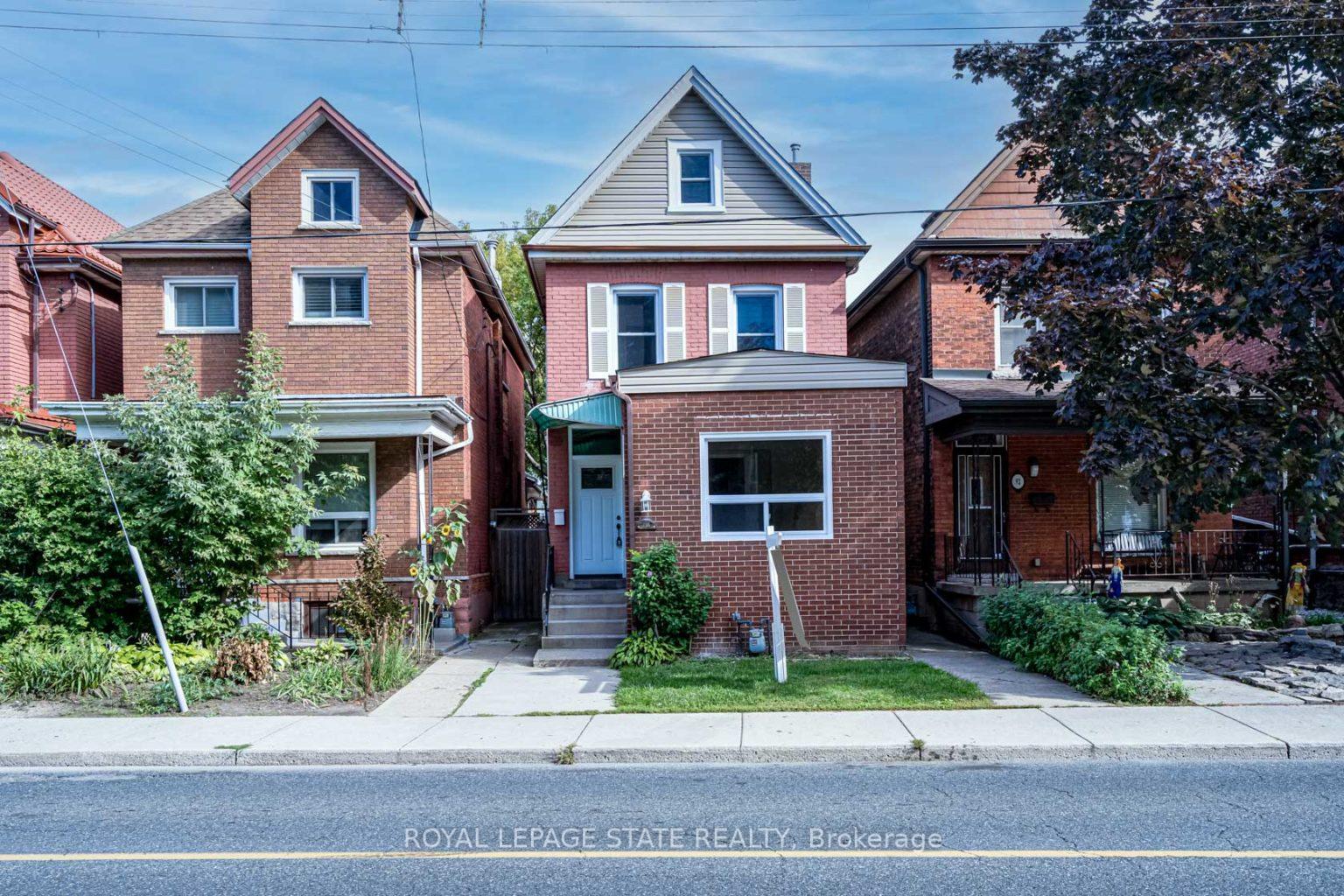 Front of 94 Wentworth Street N