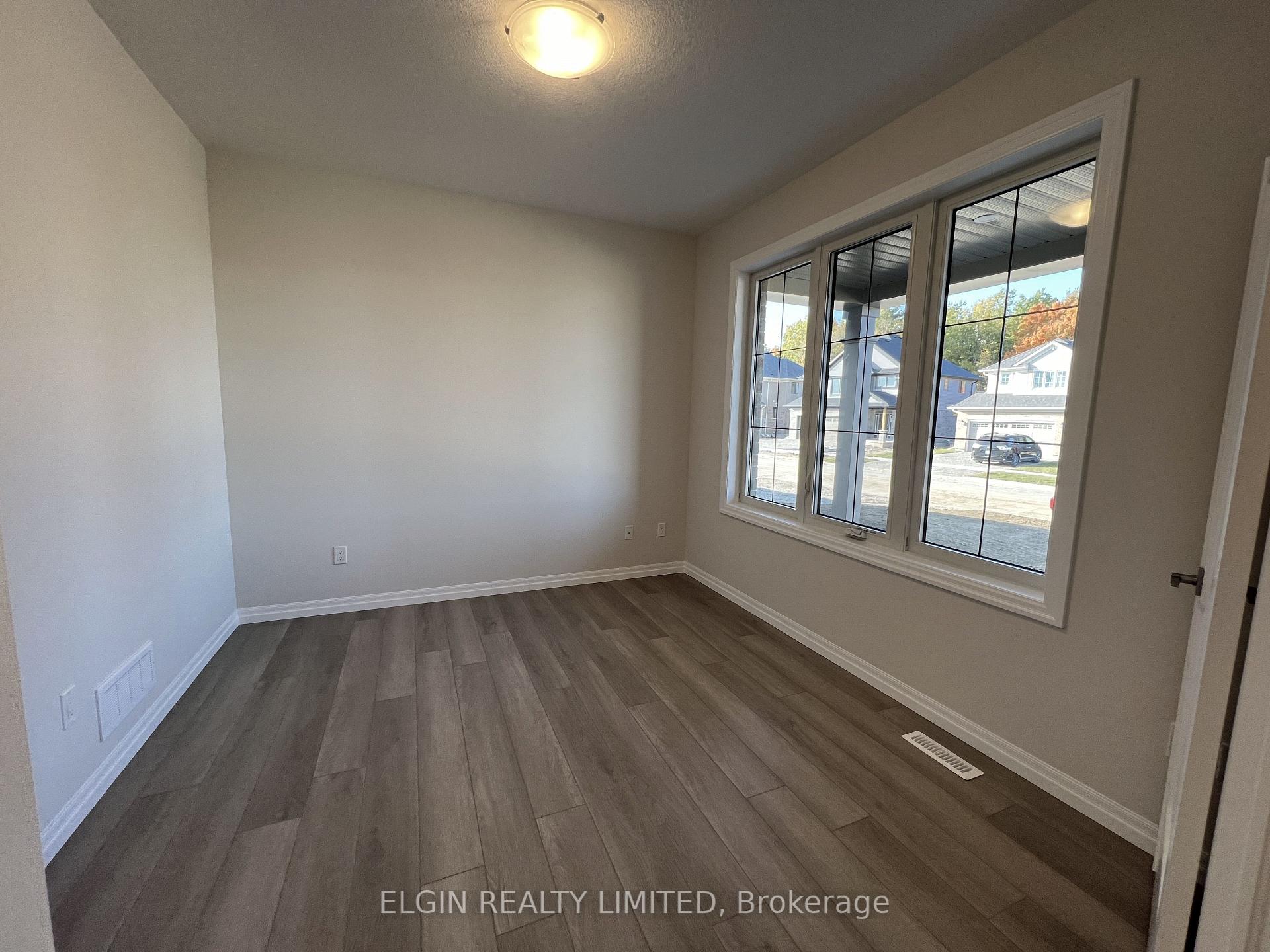 Photo 4 of 40 Dunning Way, St. Thomas — HOMEH