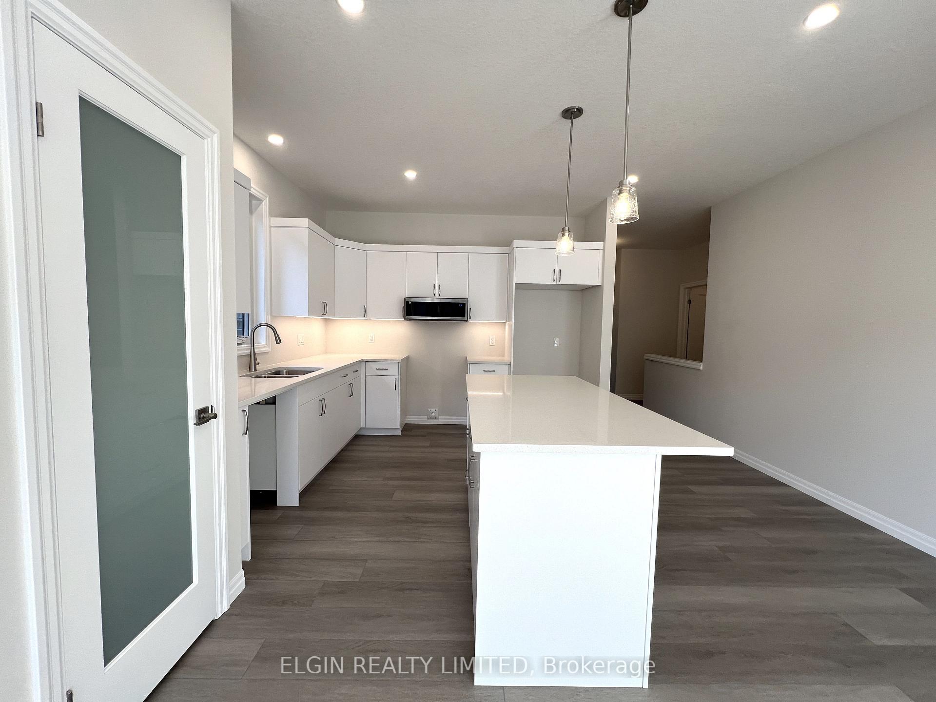 Photo 10 of 40 Dunning Way, St. Thomas — HOMEH