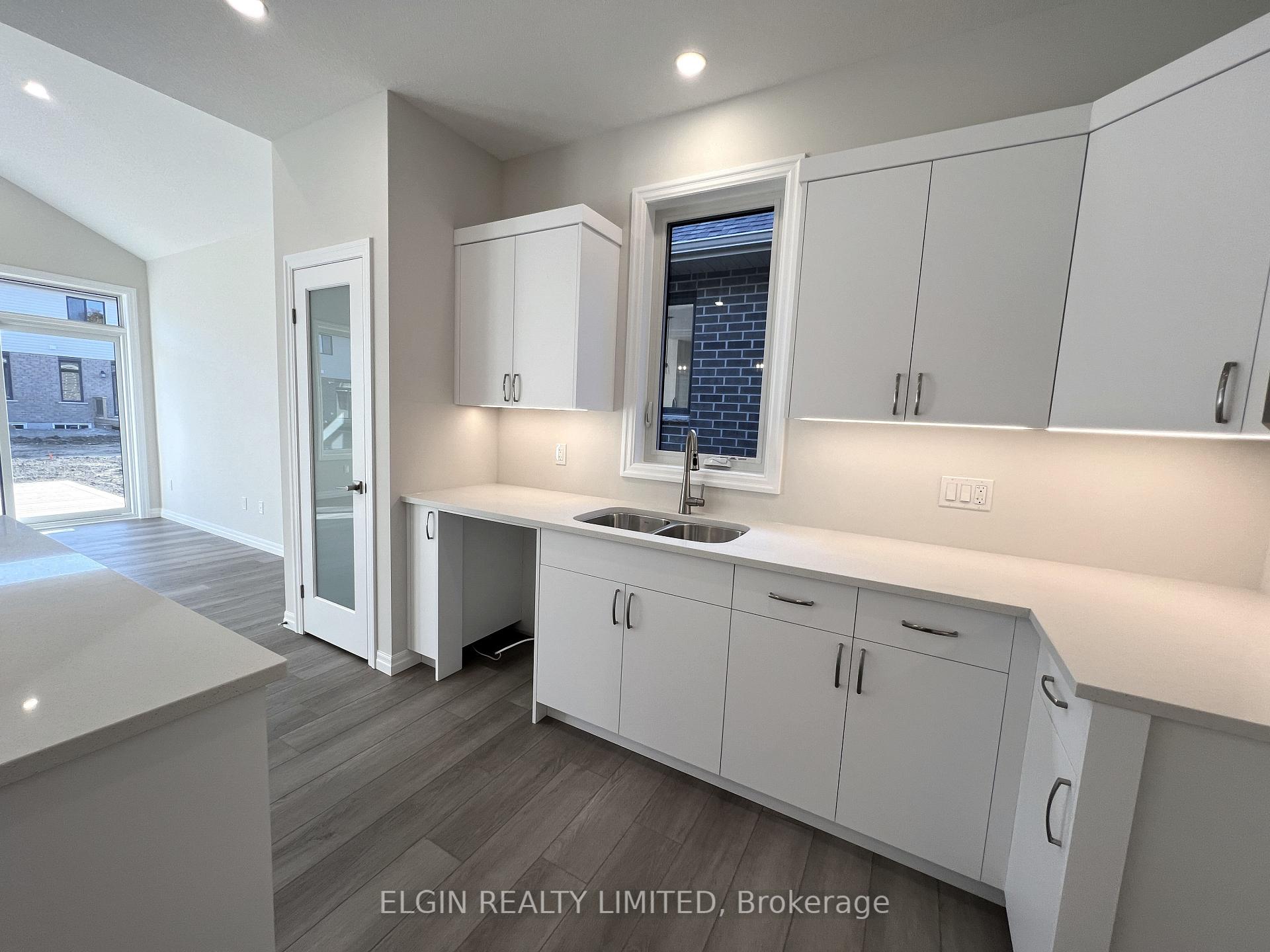 Photo 13 of 40 Dunning Way, St. Thomas — HOMEH