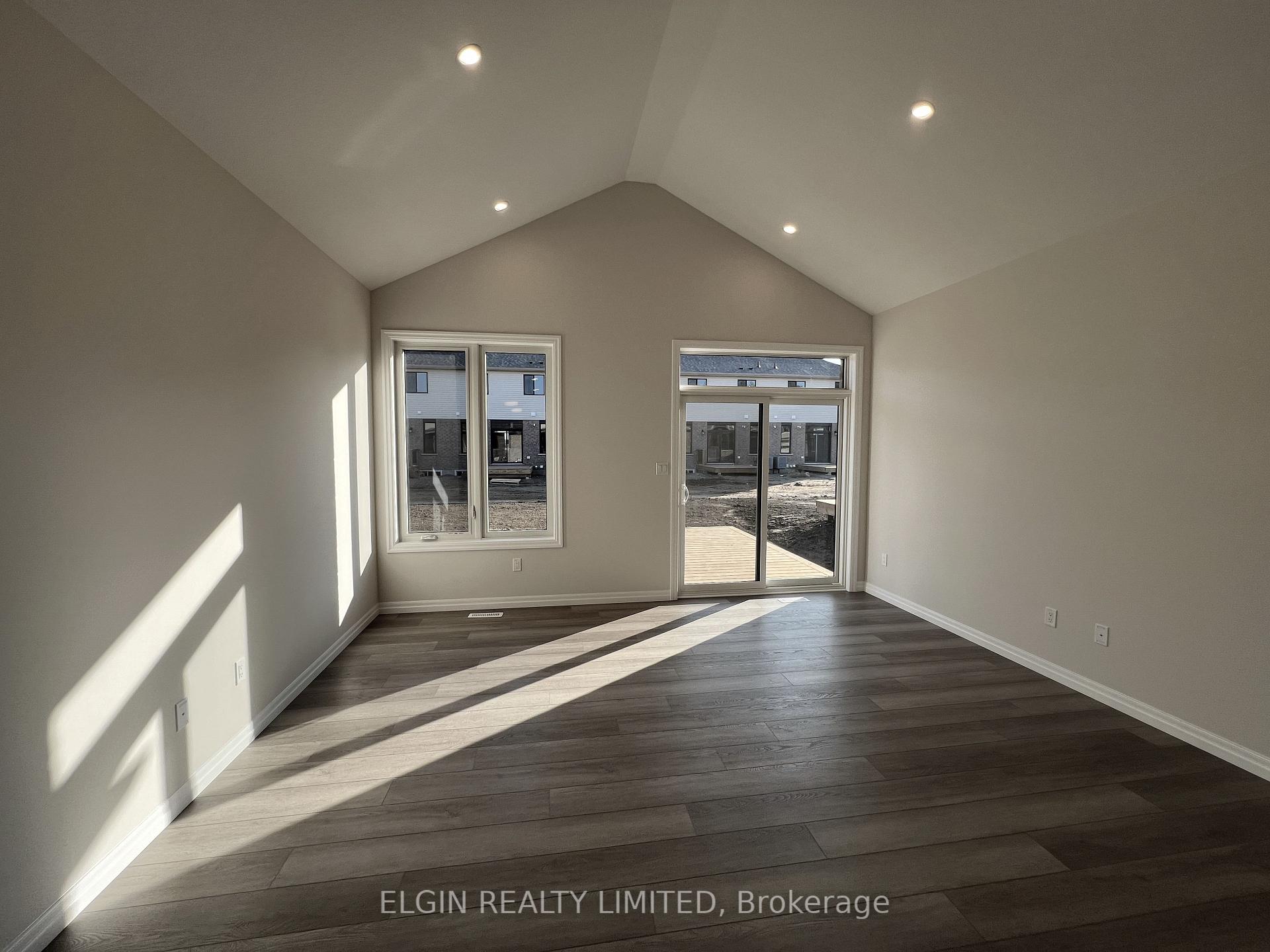 Photo 16 of 40 Dunning Way, St. Thomas — HOMEH