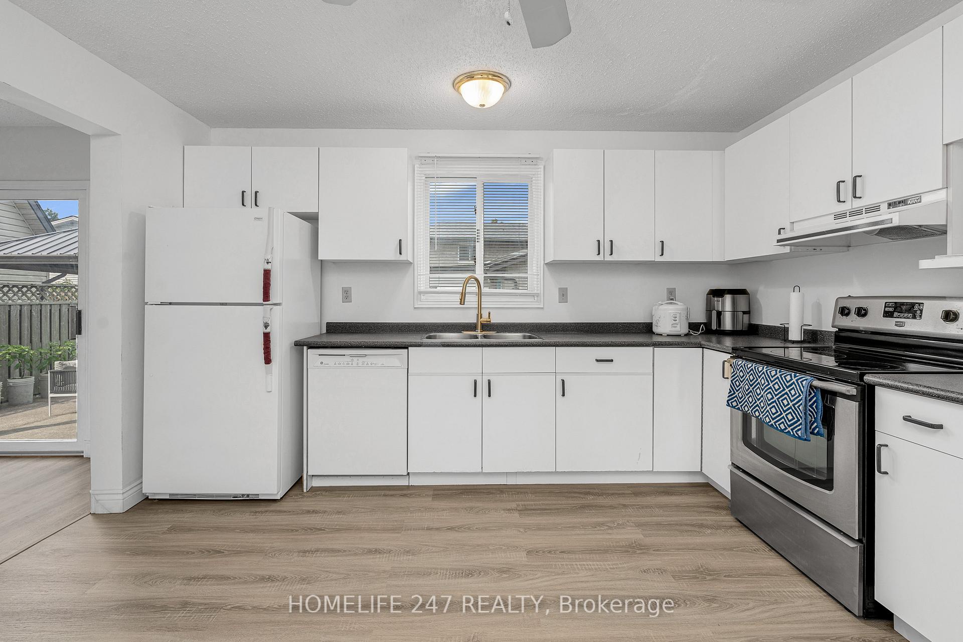 Photo 10 of 203 Somerville Street, Tecumseh — HOMEH