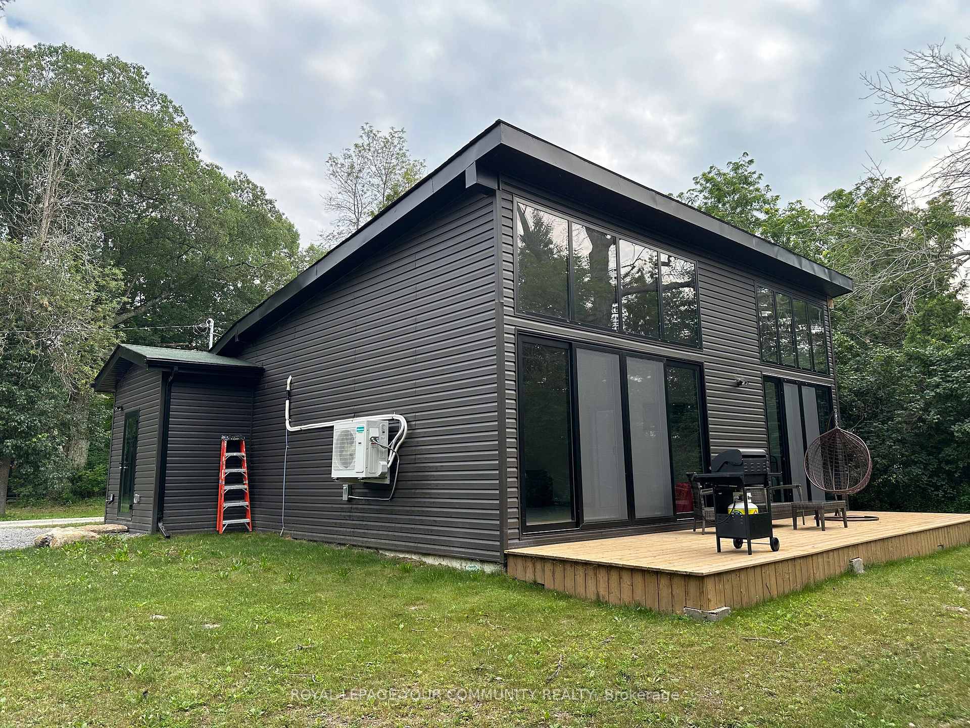 Photo 2 of 16 Englewood Lane, Douro-Dummer — HOMEH