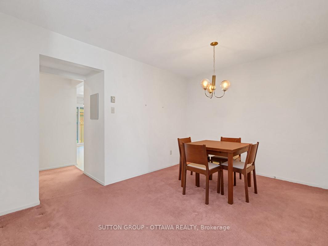 Photo 9 of 208 Steenbakkers, Ottawa, Hunt Club Park/Greenboro — HOMEH