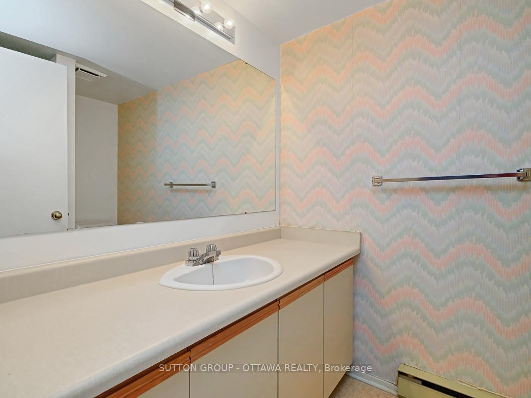 Photo 20 of 208 Steenbakkers, Ottawa, Hunt Club Park/Greenboro — HOMEH