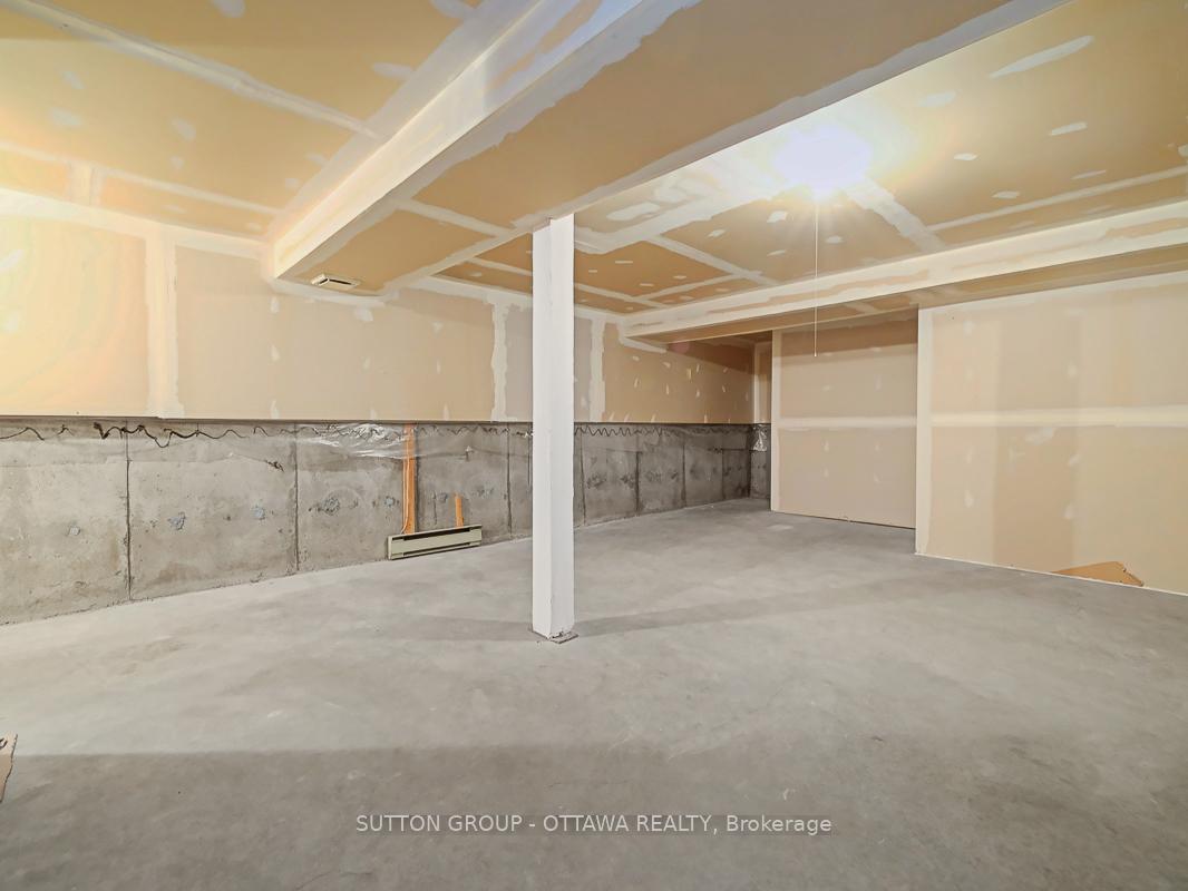 Photo 26 of 208 Steenbakkers, Ottawa, Hunt Club Park/Greenboro — HOMEH