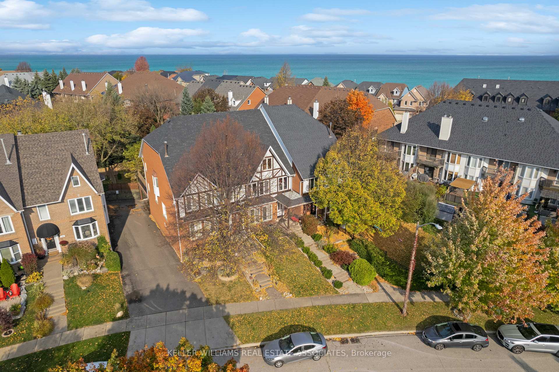 Photo 2 of 128 Edgewater Drive, Hamilton, Lakeshore — HOMEH