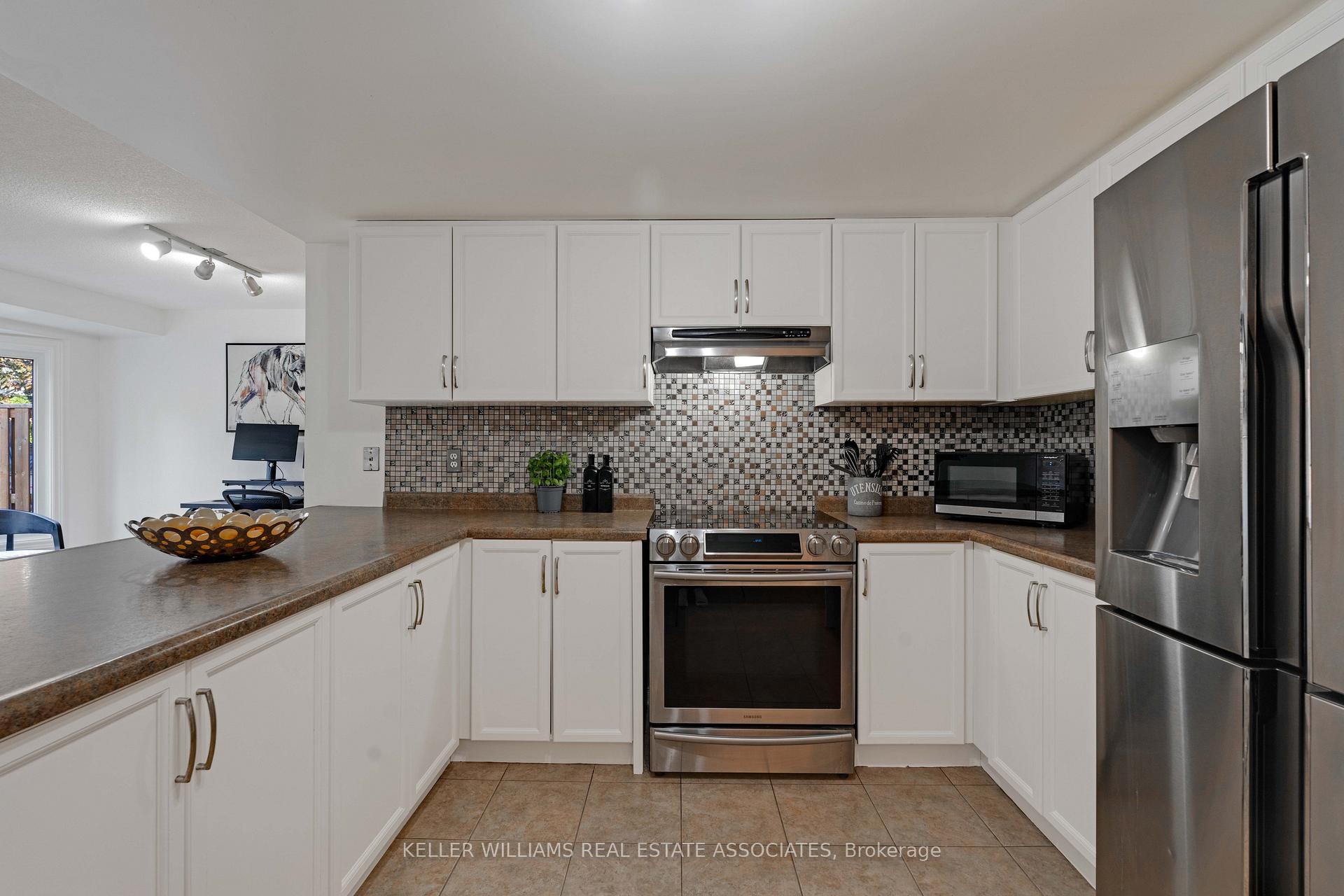 Photo 30 of 128 Edgewater Drive, Hamilton, Lakeshore — HOMEH