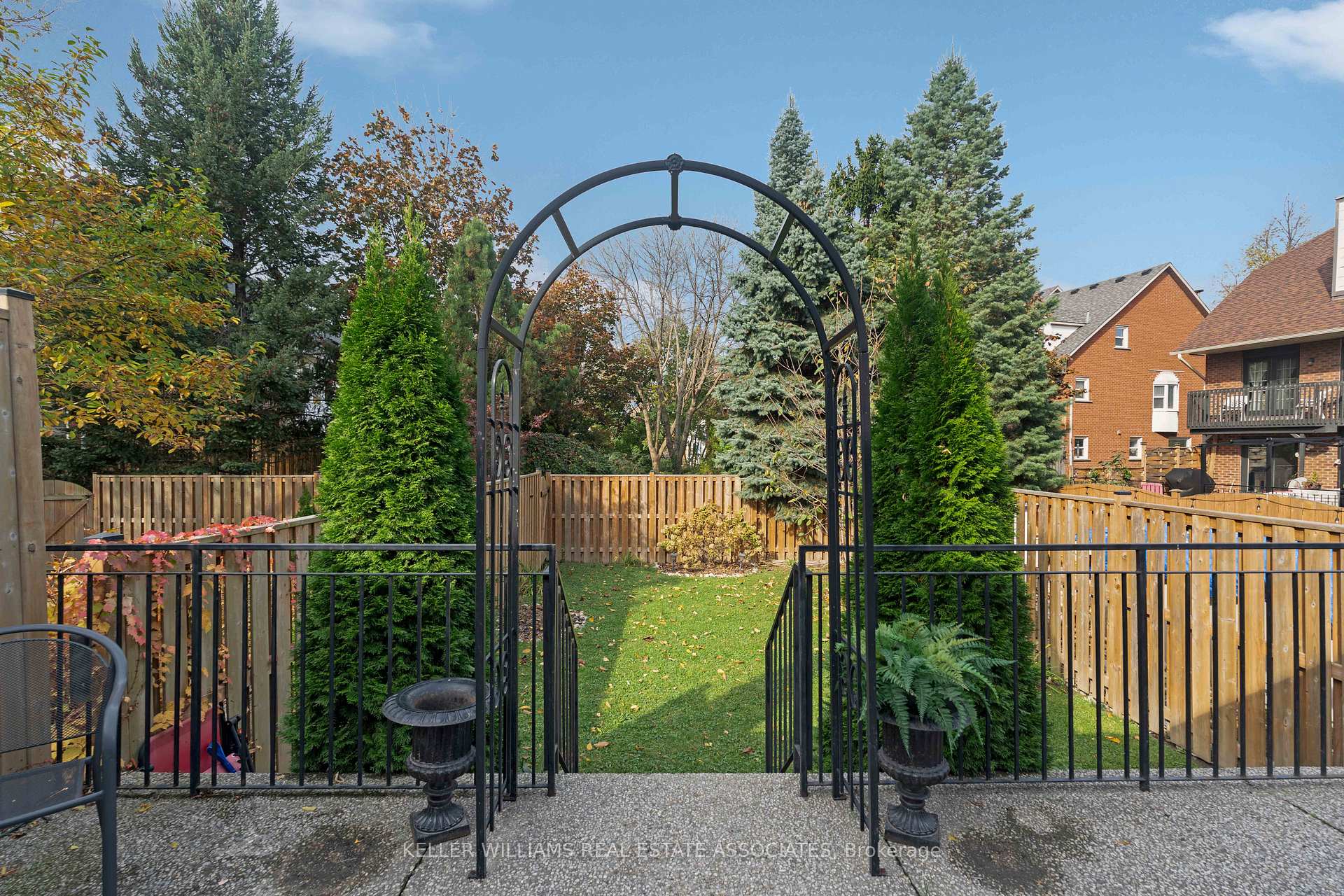 Photo 48 of 128 Edgewater Drive, Hamilton, Lakeshore — HOMEH