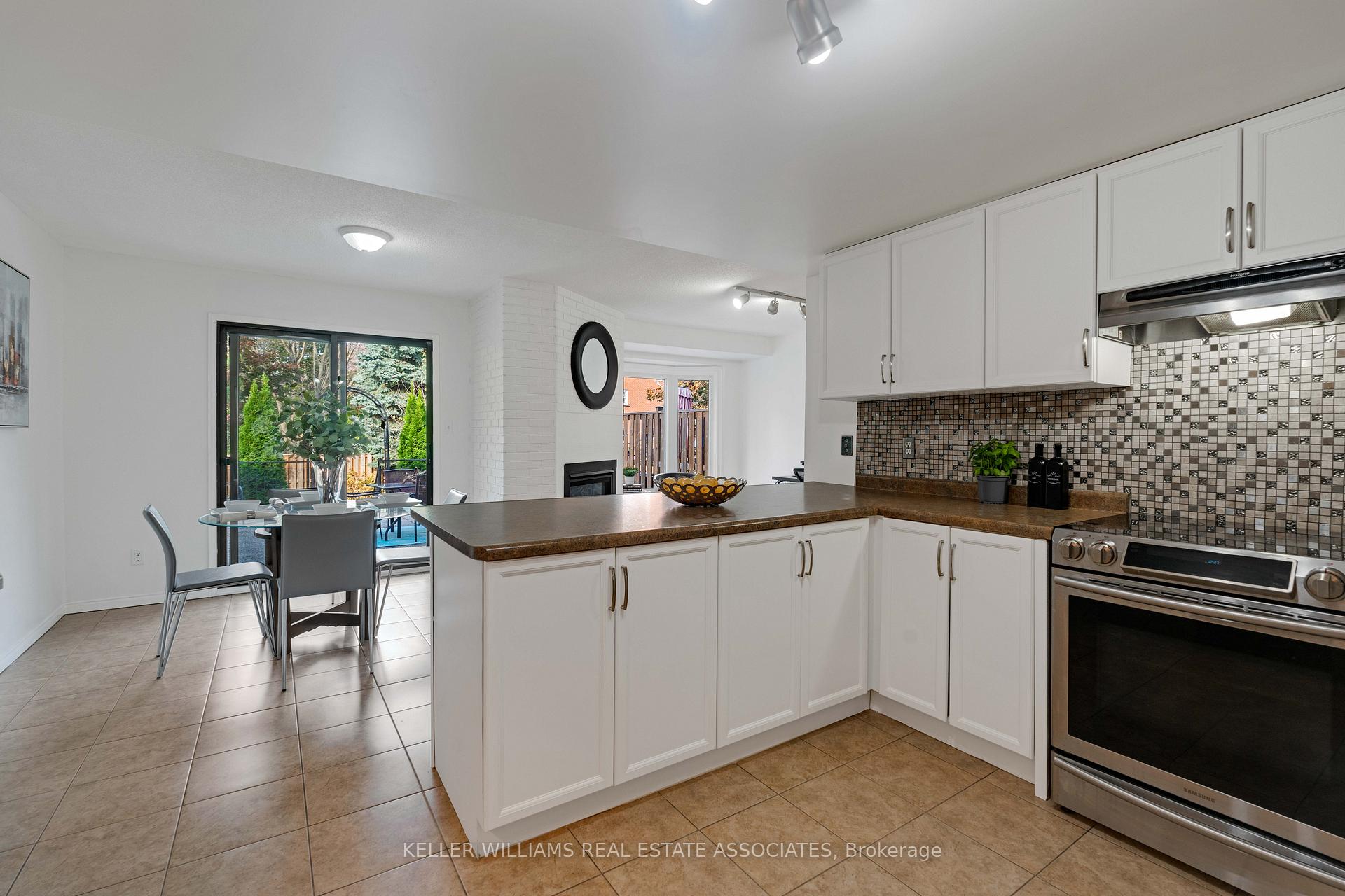 Photo 9 of 128 Edgewater Drive, Hamilton, Lakeshore — HOMEH