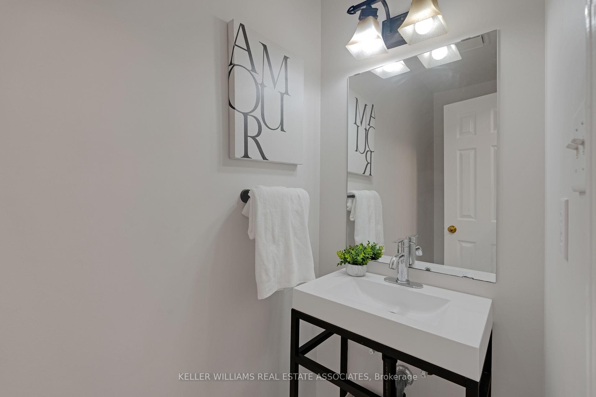 Photo 14 of 128 Edgewater Drive, Hamilton, Lakeshore — HOMEH