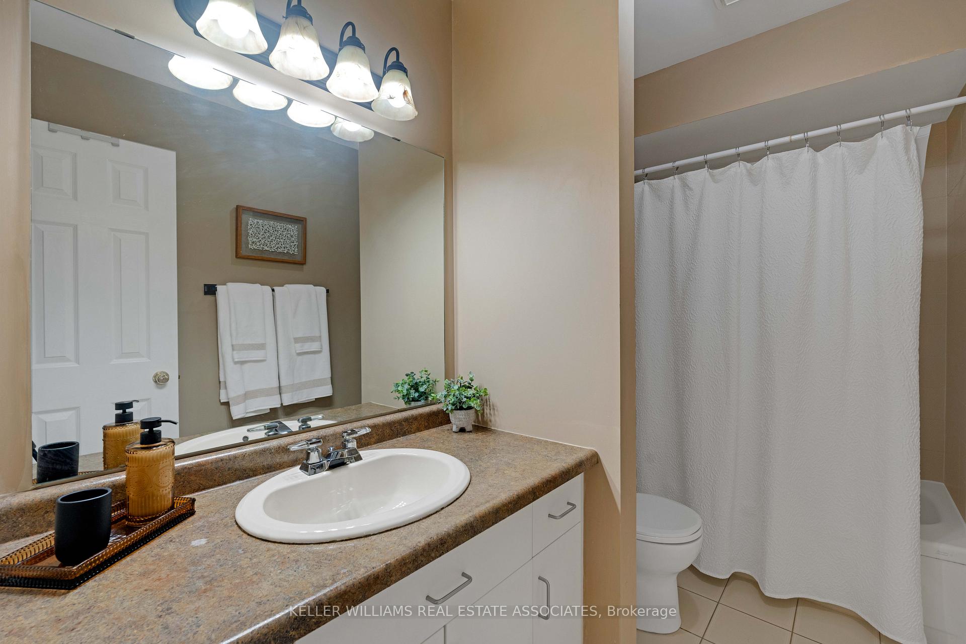 Photo 20 of 128 Edgewater Drive, Hamilton, Lakeshore — HOMEH