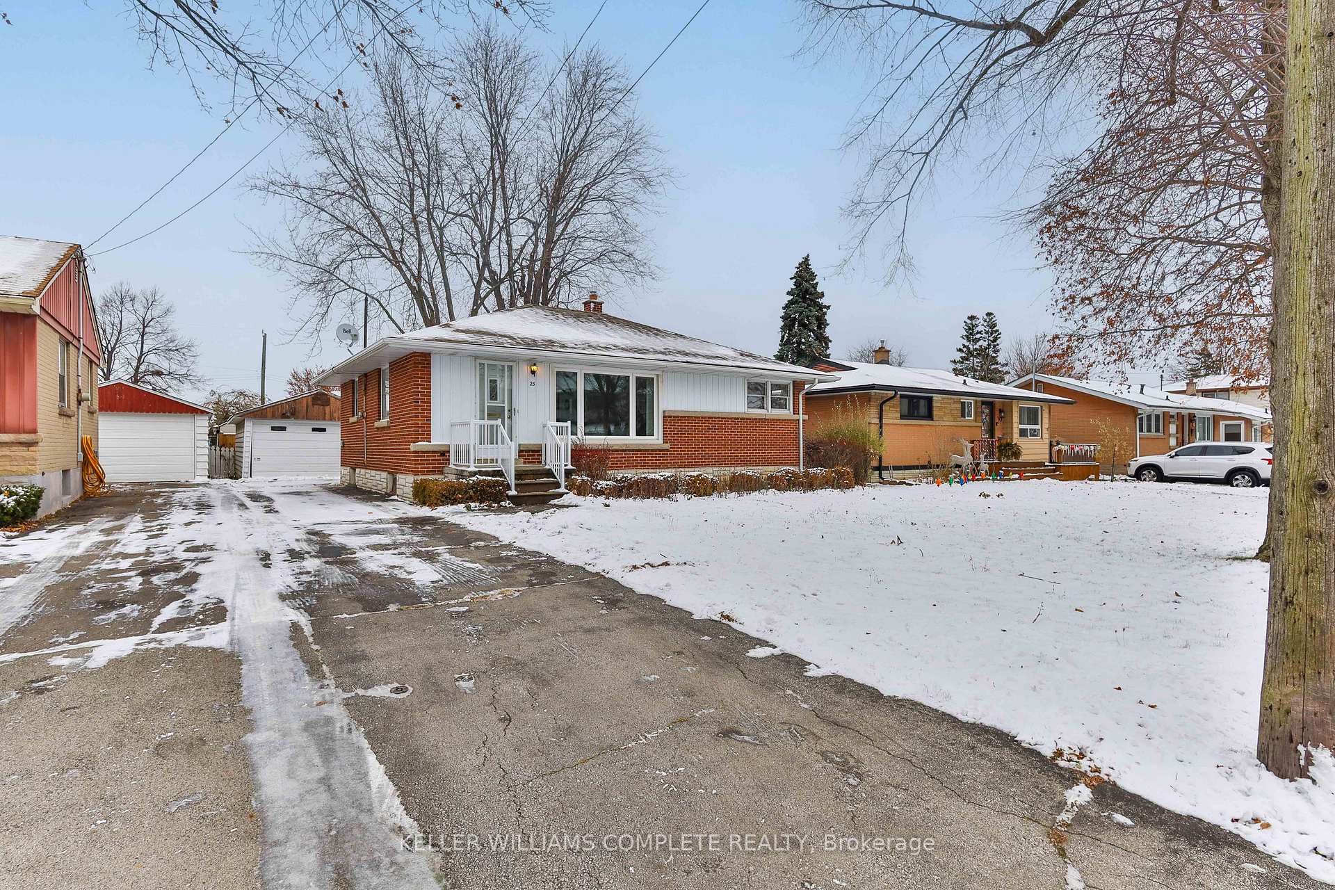 Photo 1 of 25 Grandfield Street, Hamilton, Huntington — HOMEH