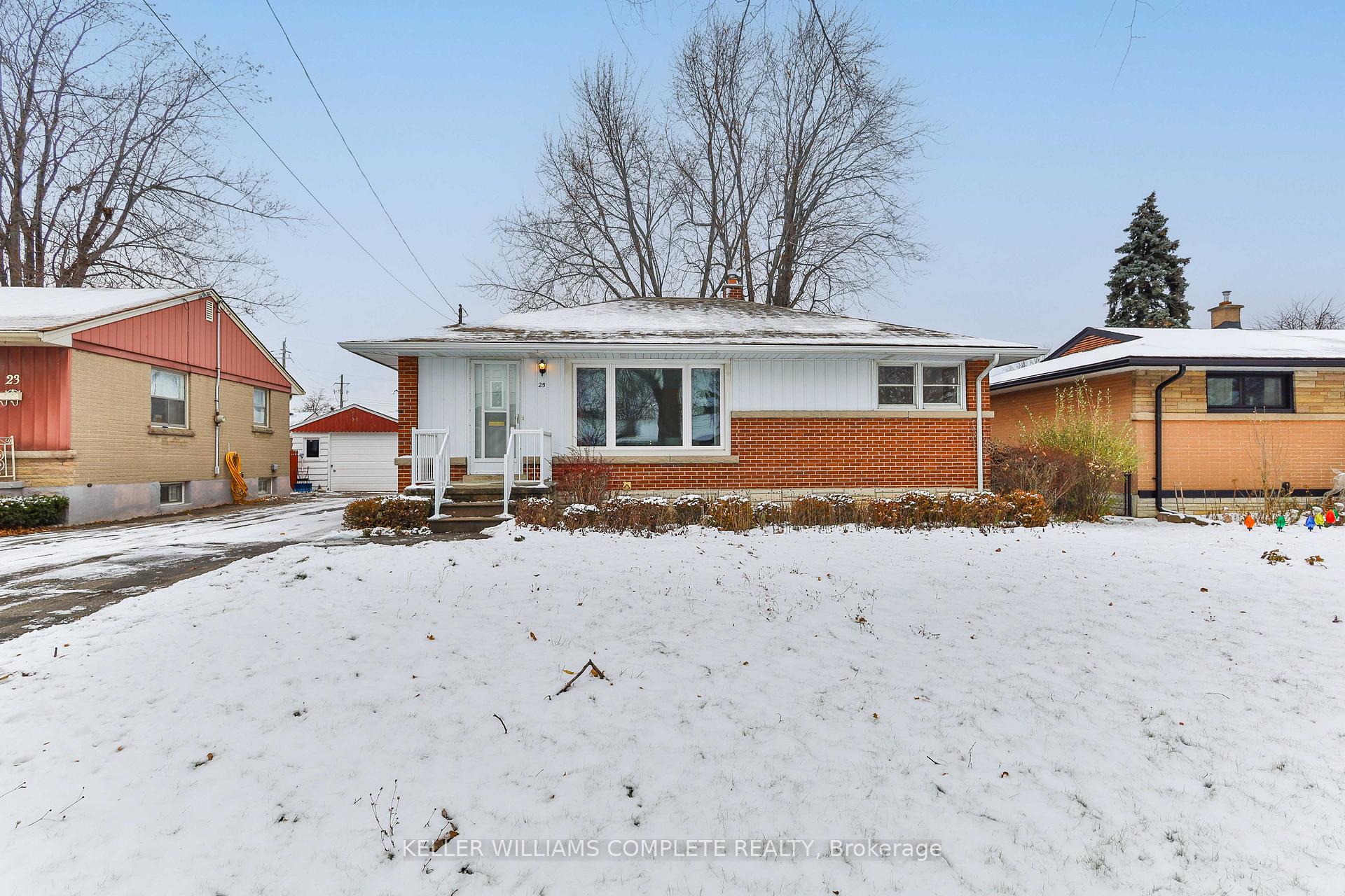 Photo 2 of 25 Grandfield Street, Hamilton, Huntington — HOMEH