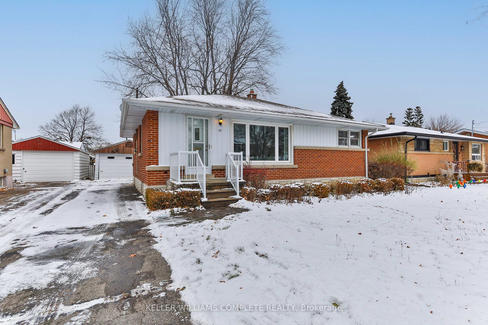 Photo 4 of 25 Grandfield Street, Hamilton, Huntington — HOMEH