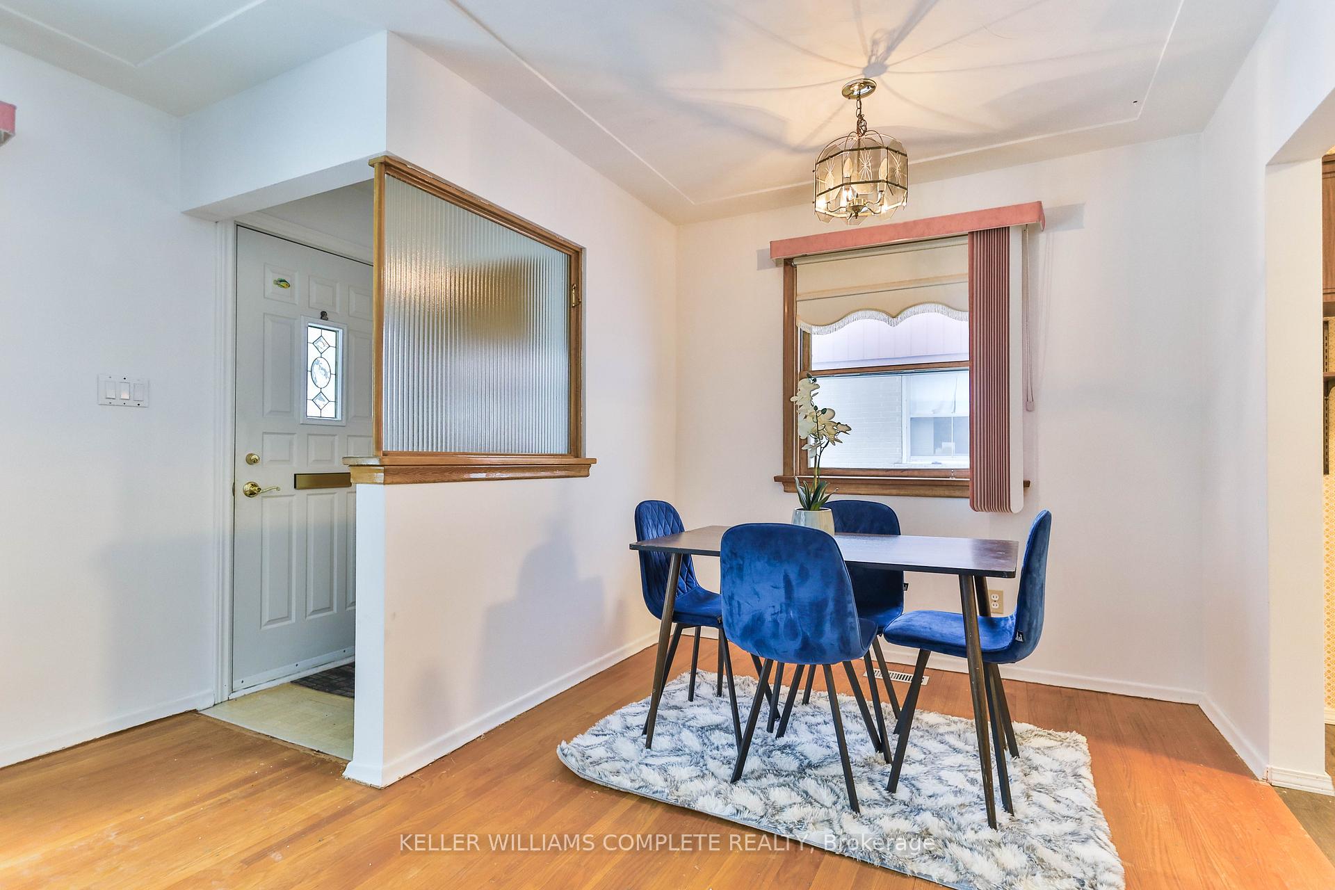 Photo 9 of 25 Grandfield Street, Hamilton, Huntington — HOMEH