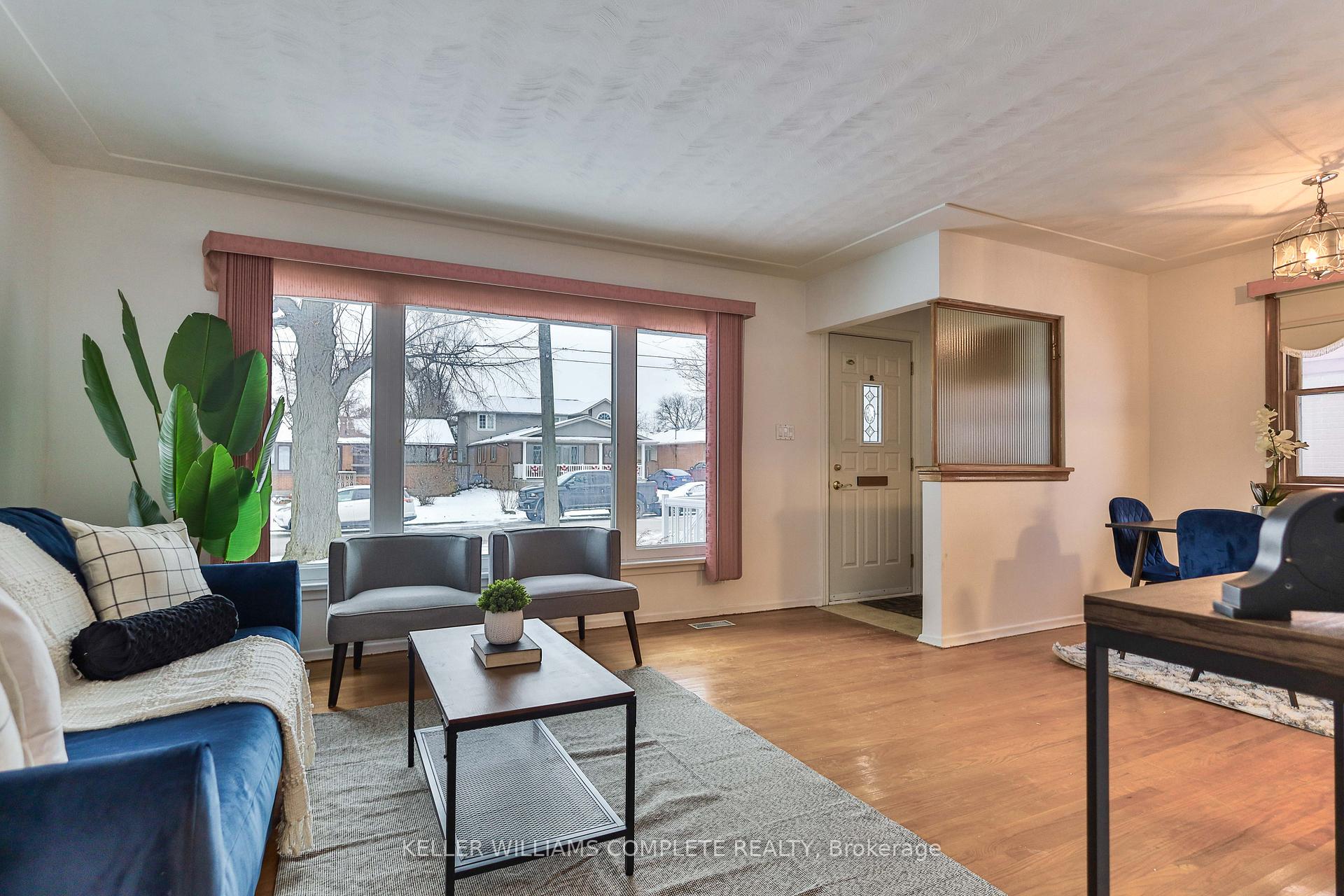 Photo 10 of 25 Grandfield Street, Hamilton, Huntington — HOMEH