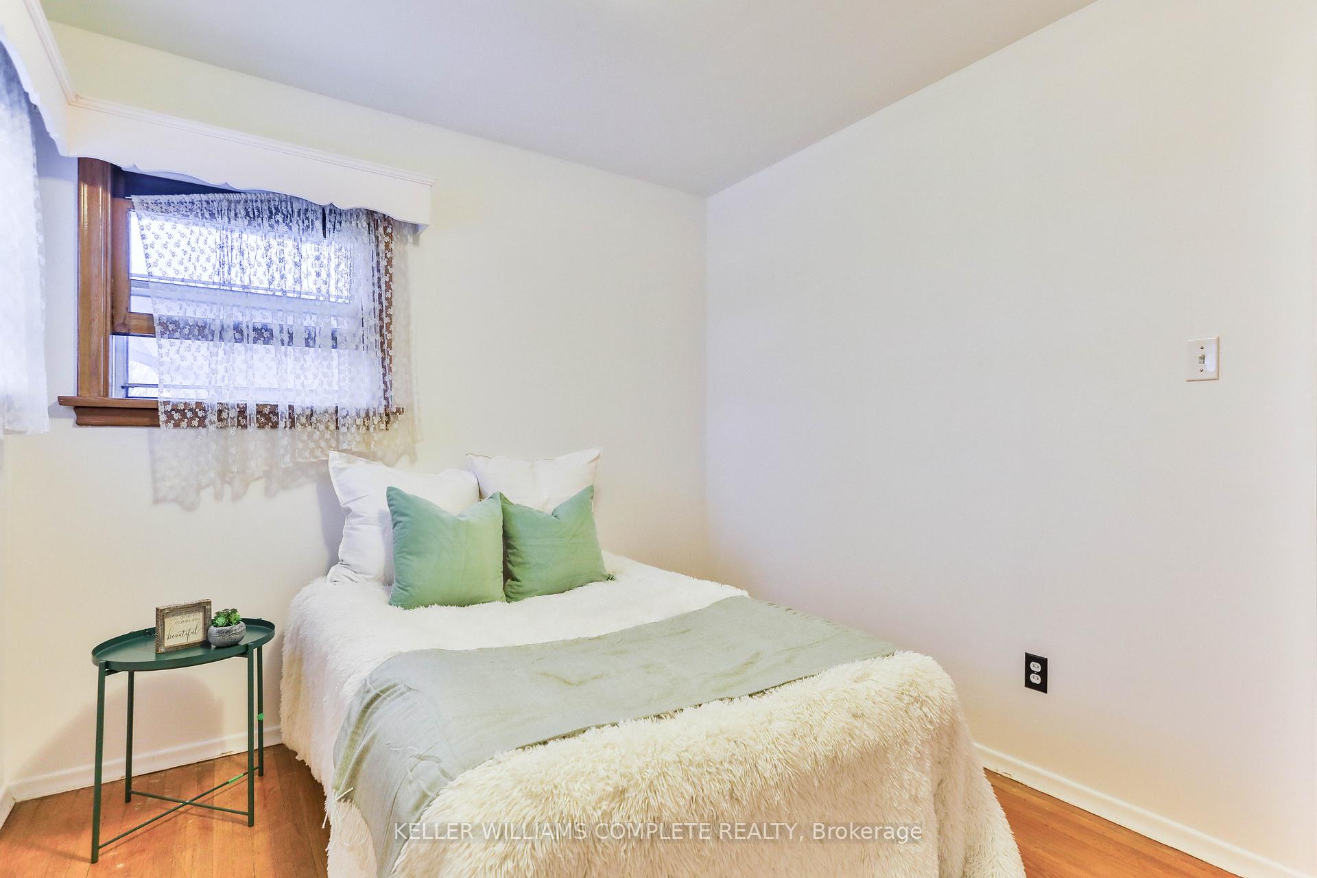 Photo 18 of 25 Grandfield Street, Hamilton, Huntington — HOMEH