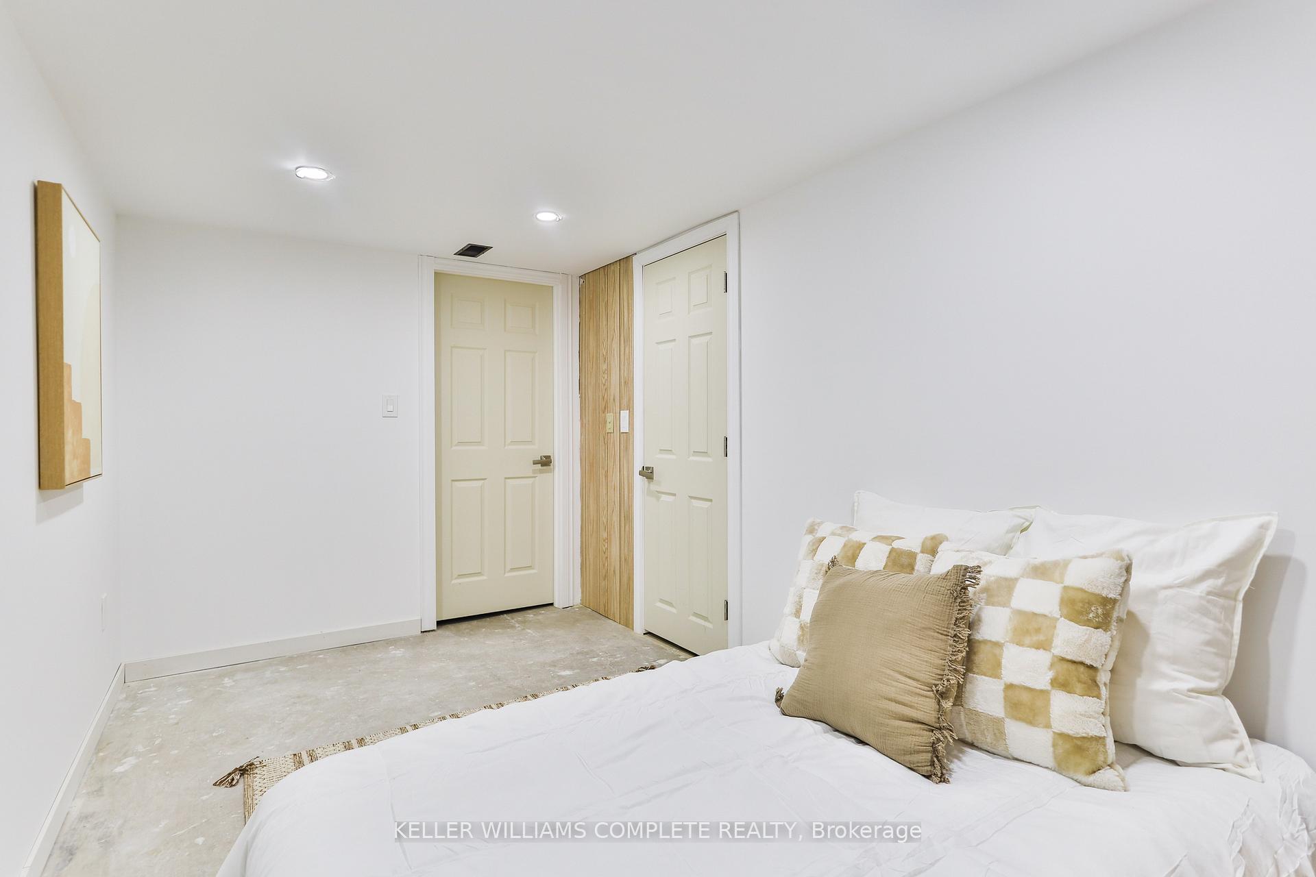 Photo 33 of 25 Grandfield Street, Hamilton, Huntington — HOMEH