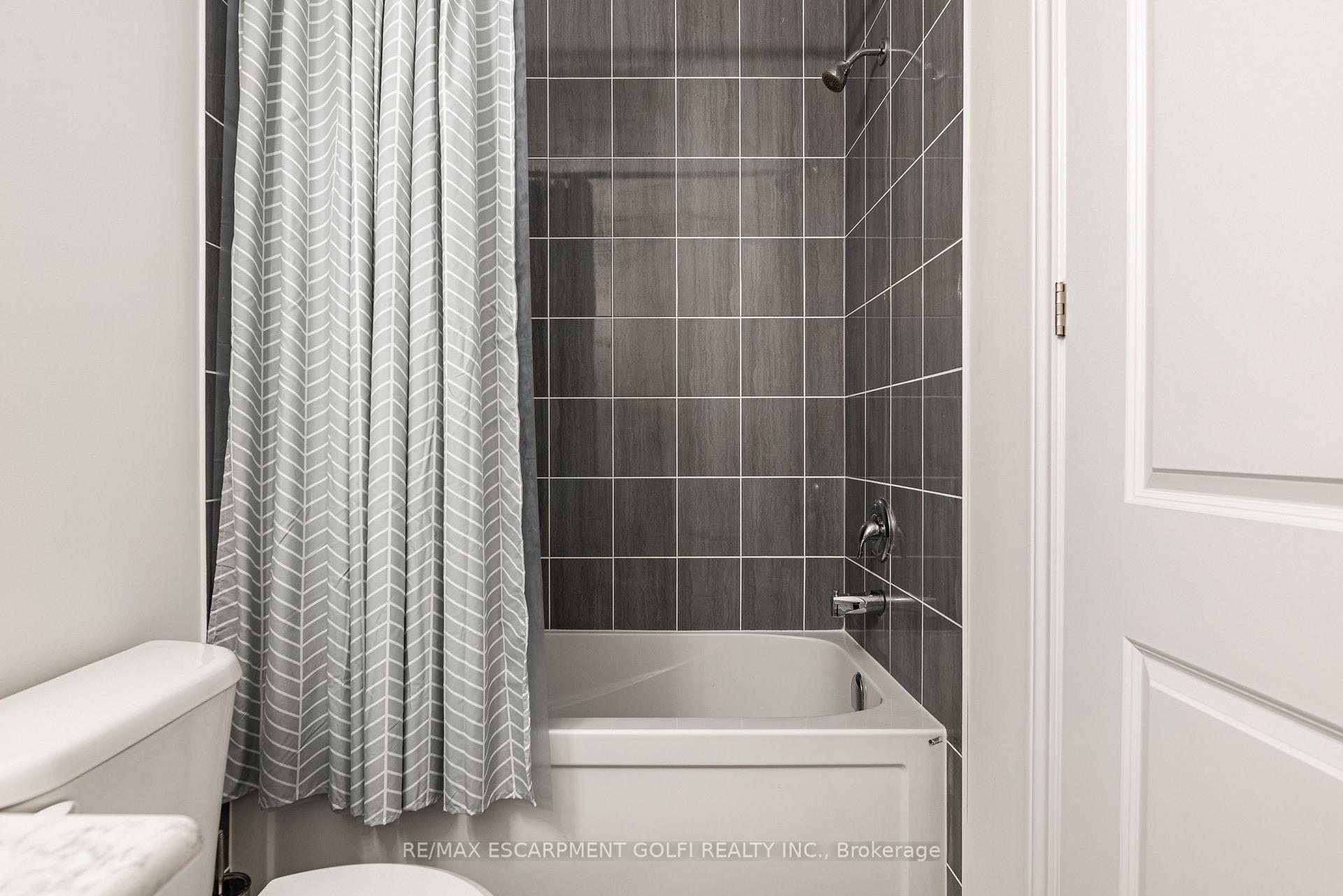 Photo 24 of 39 Cosmopolitan Common, St. Catharines, Carlton/Bunting — HOMEH