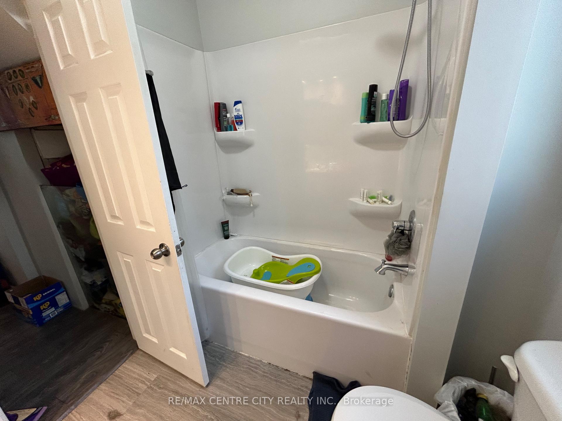 Photo 6 of 23 Opechee Street, St. Thomas — HOMEH