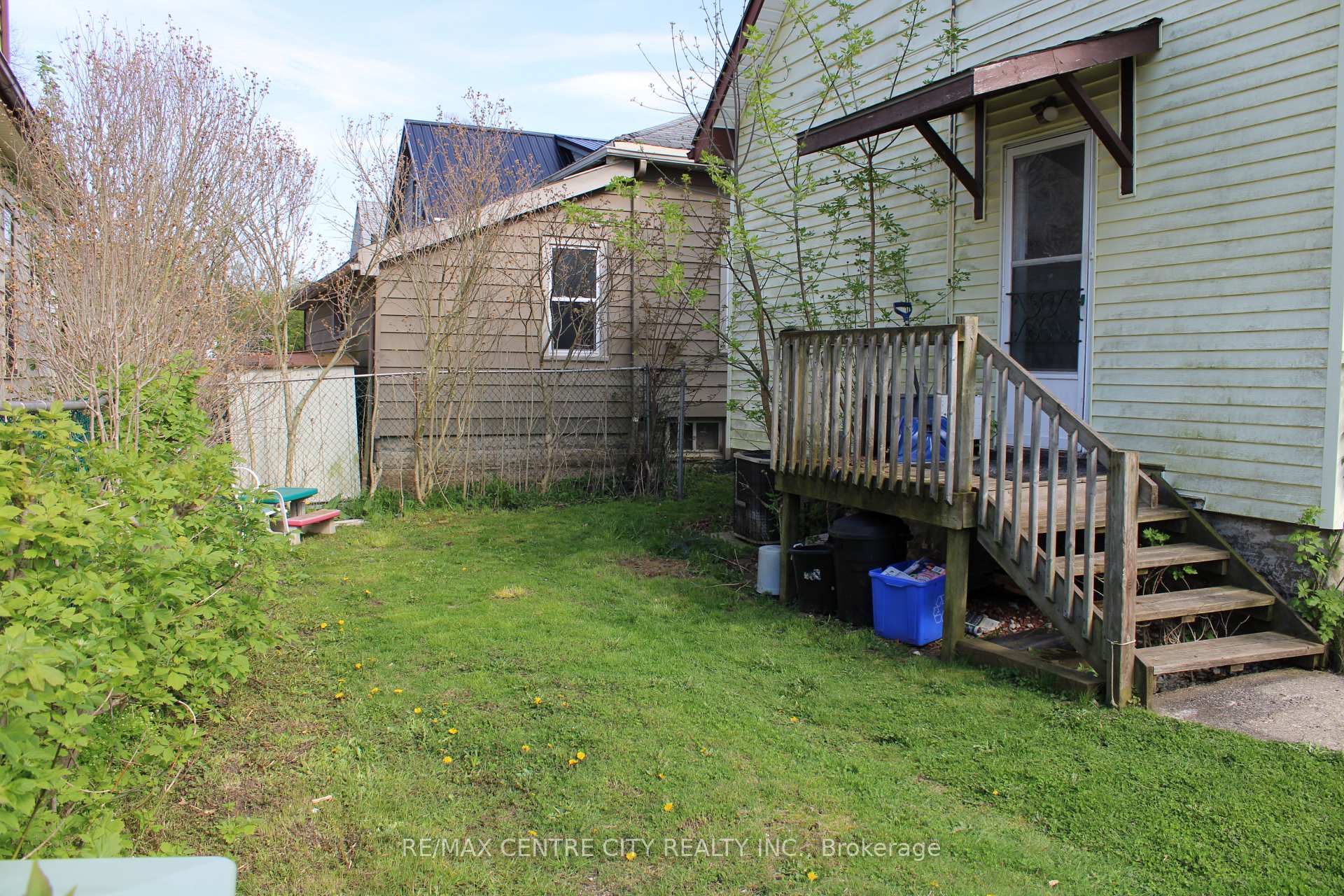 Photo 7 of 23 Opechee Street, St. Thomas — HOMEH