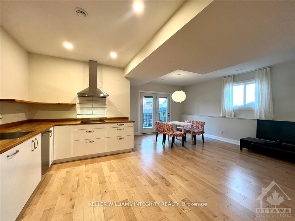 Photo 2 of 744 Meadowridge Circle, Ottawa, Carp — HOMEH