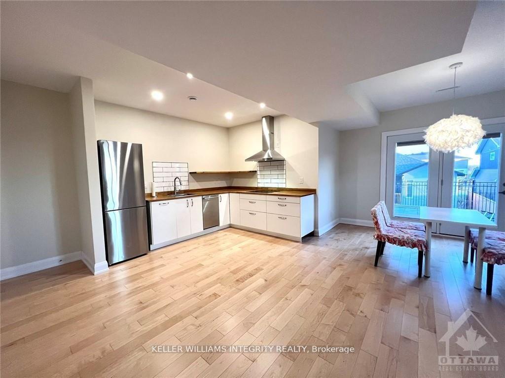 Photo 5 of 744 Meadowridge Circle, Ottawa, Carp — HOMEH
