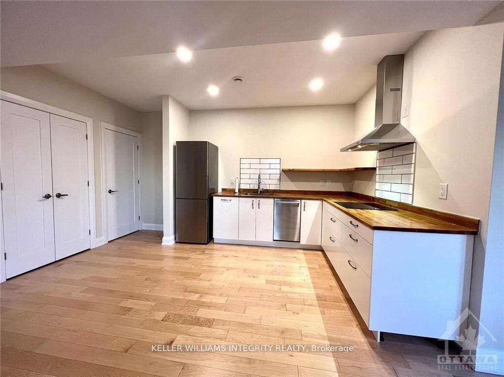 Photo 6 of 744 Meadowridge Circle, Ottawa, Carp — HOMEH