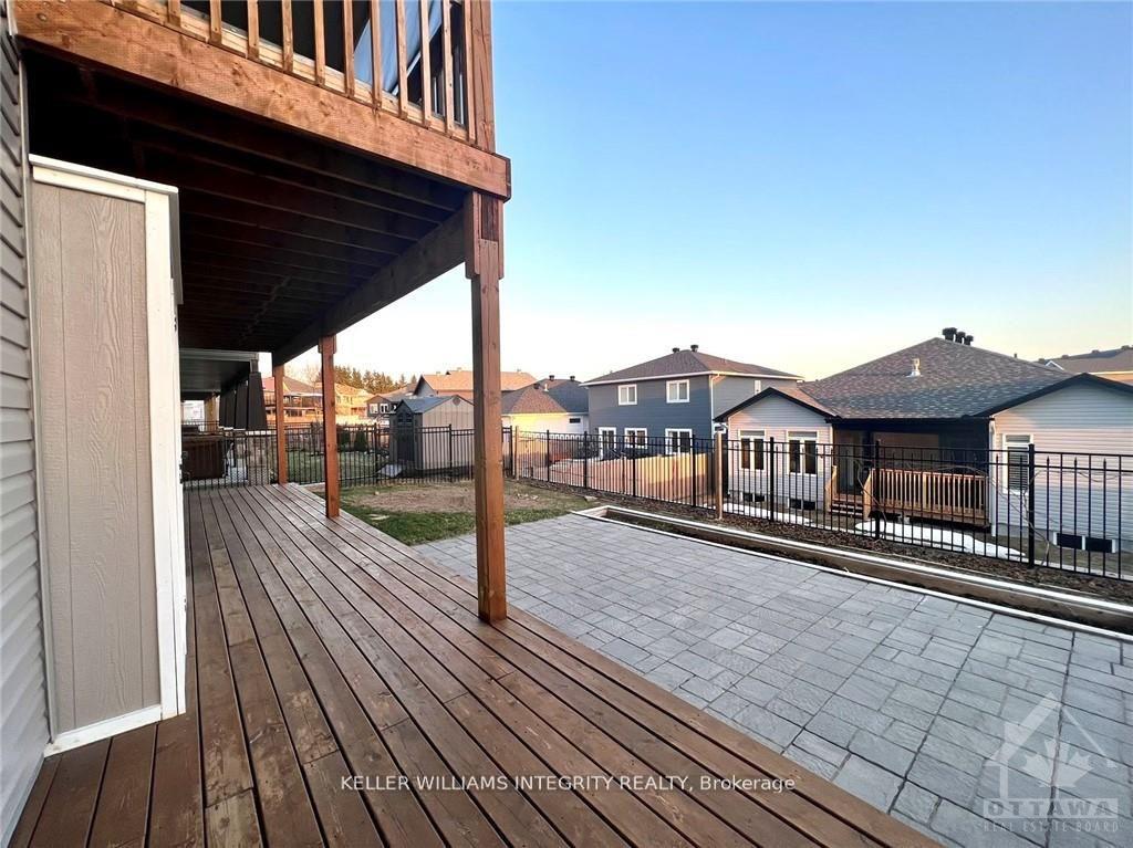 Photo 14 of 744 Meadowridge Circle, Ottawa, Carp — HOMEH