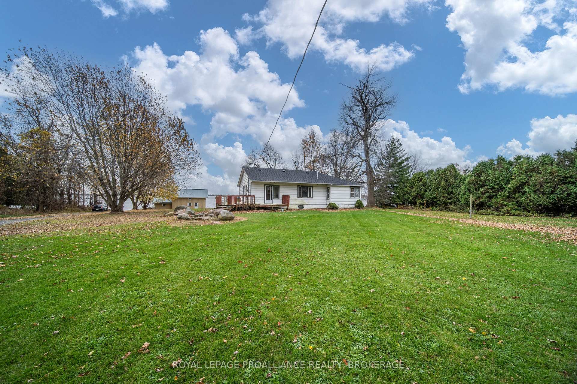 Photo 3 of 217 Eleventh Line Road, Frontenac Islands, The Islands — HOMEH