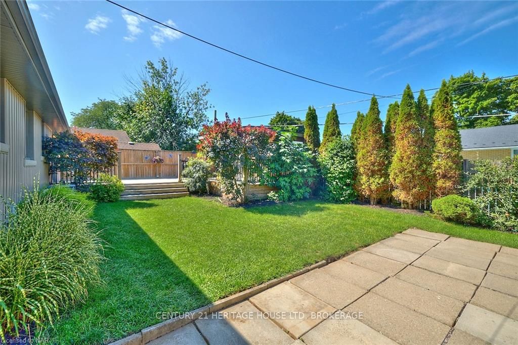 Photo 4 of 65 Wakelin Terrace, St. Catharines, Carlton/Bunting — HOMEH
