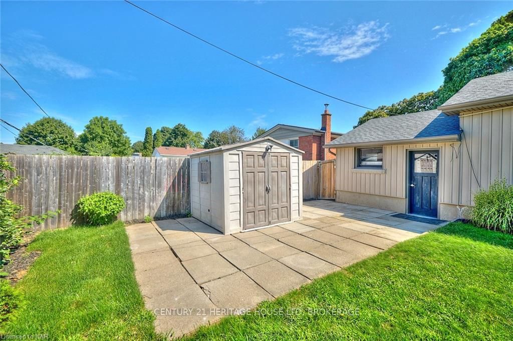 Photo 5 of 65 Wakelin Terrace, St. Catharines, Carlton/Bunting — HOMEH