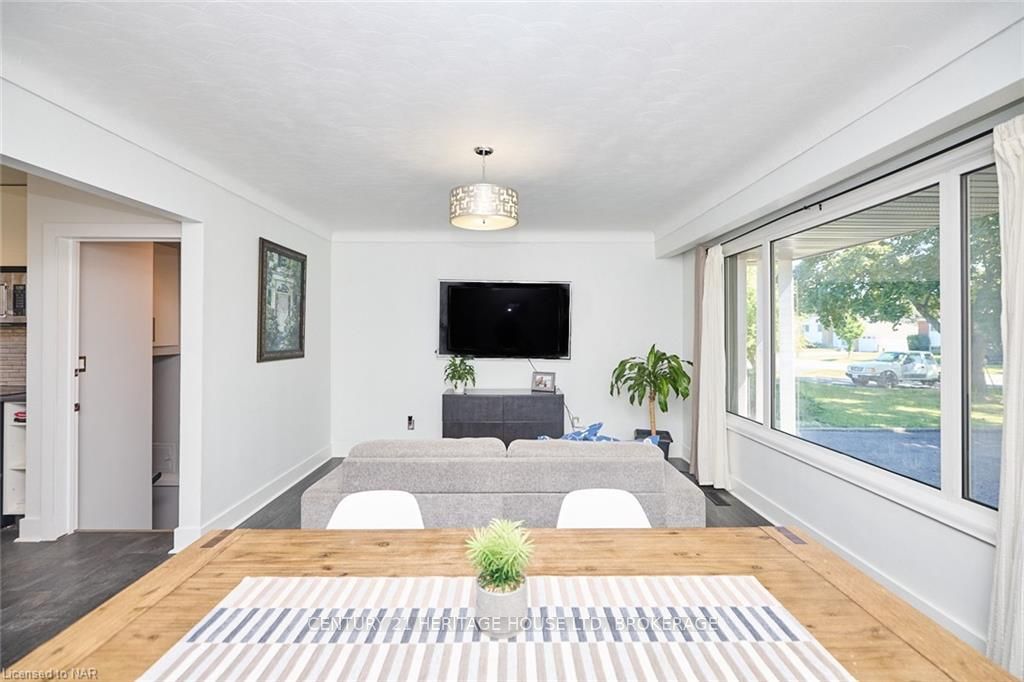 Photo 12 of 65 Wakelin Terrace, St. Catharines, Carlton/Bunting — HOMEH